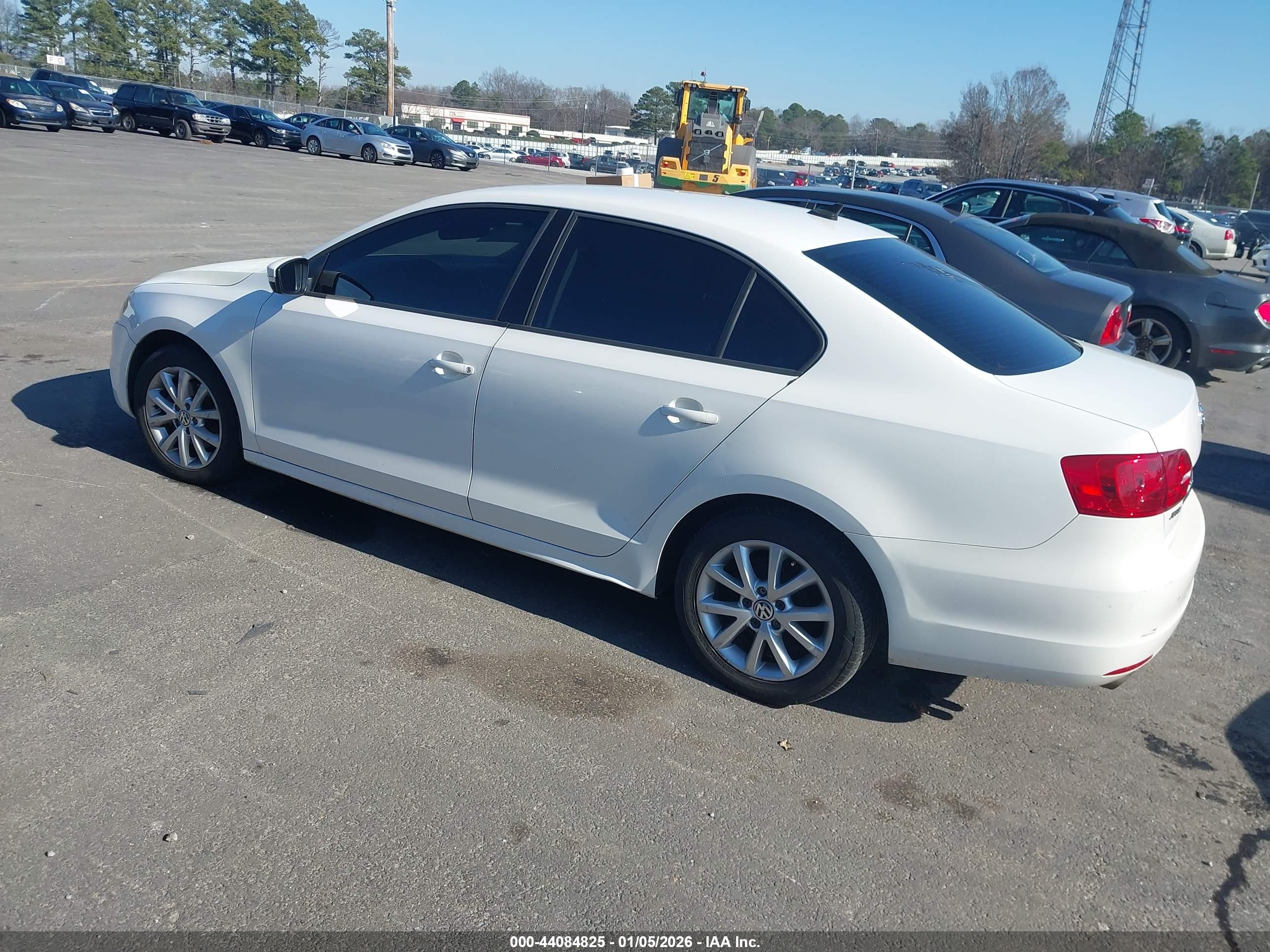 VOLKSWAGEN JETTA image 3
