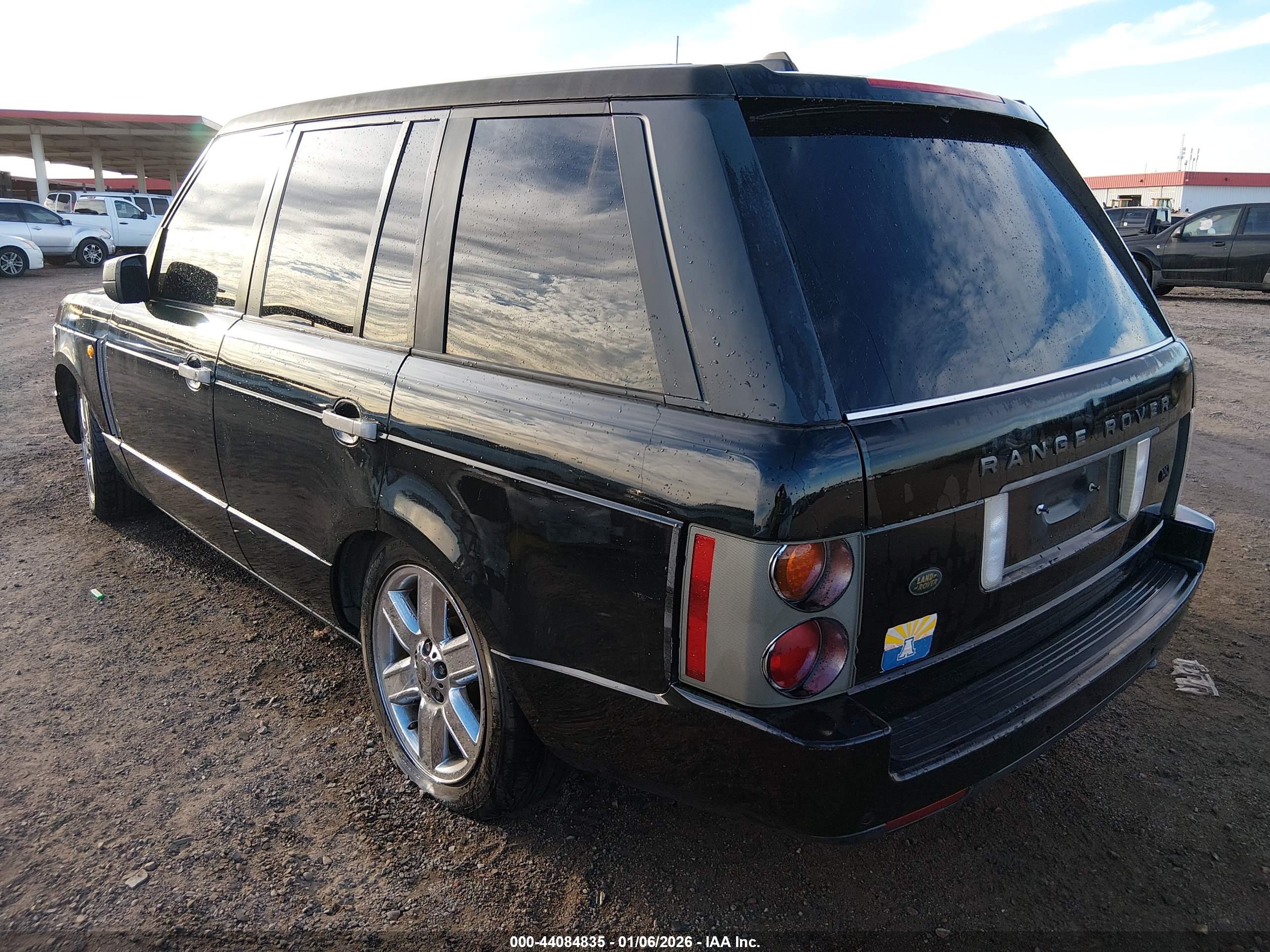 LAND ROVER image 3