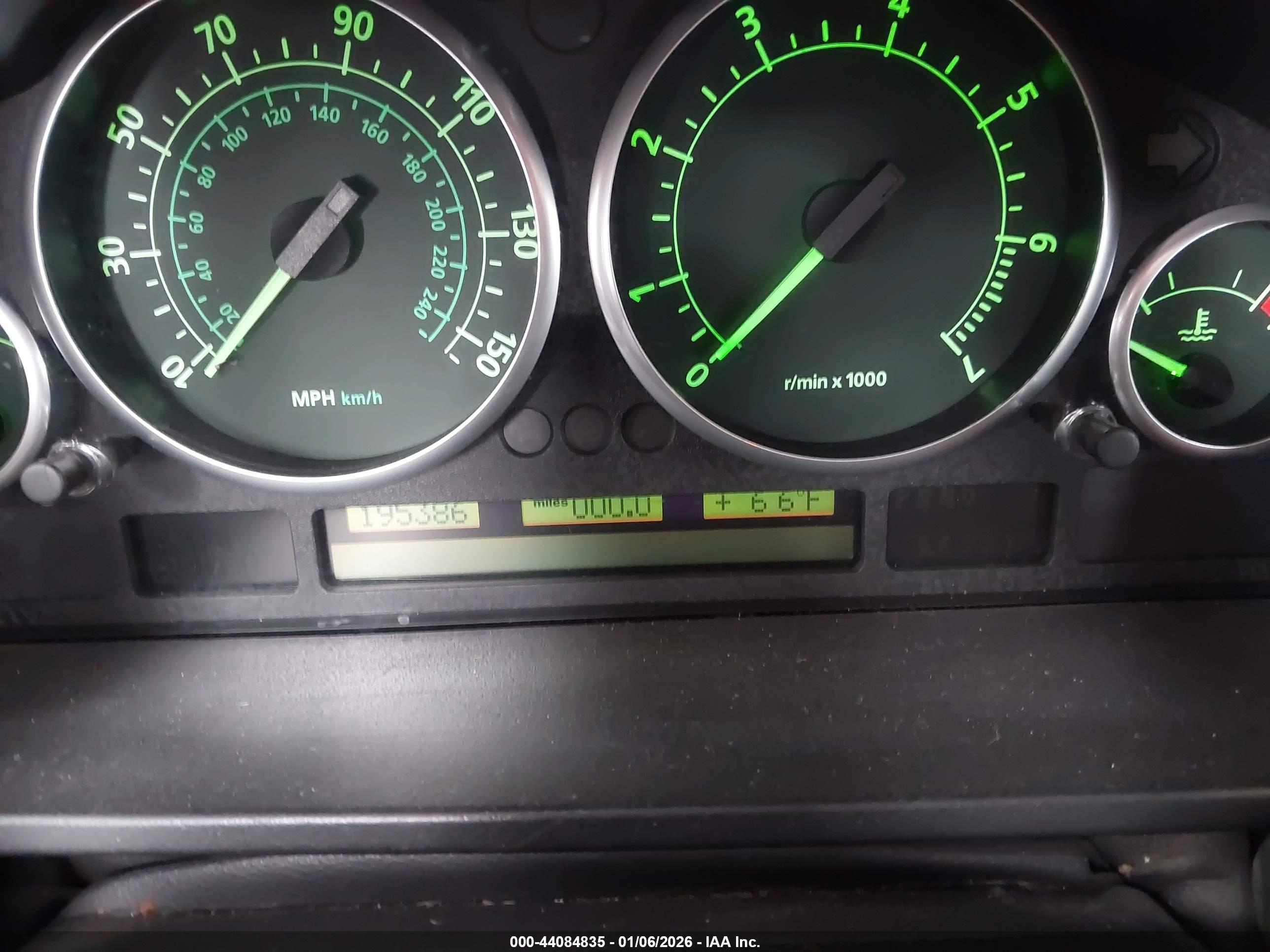 LAND ROVER image 7