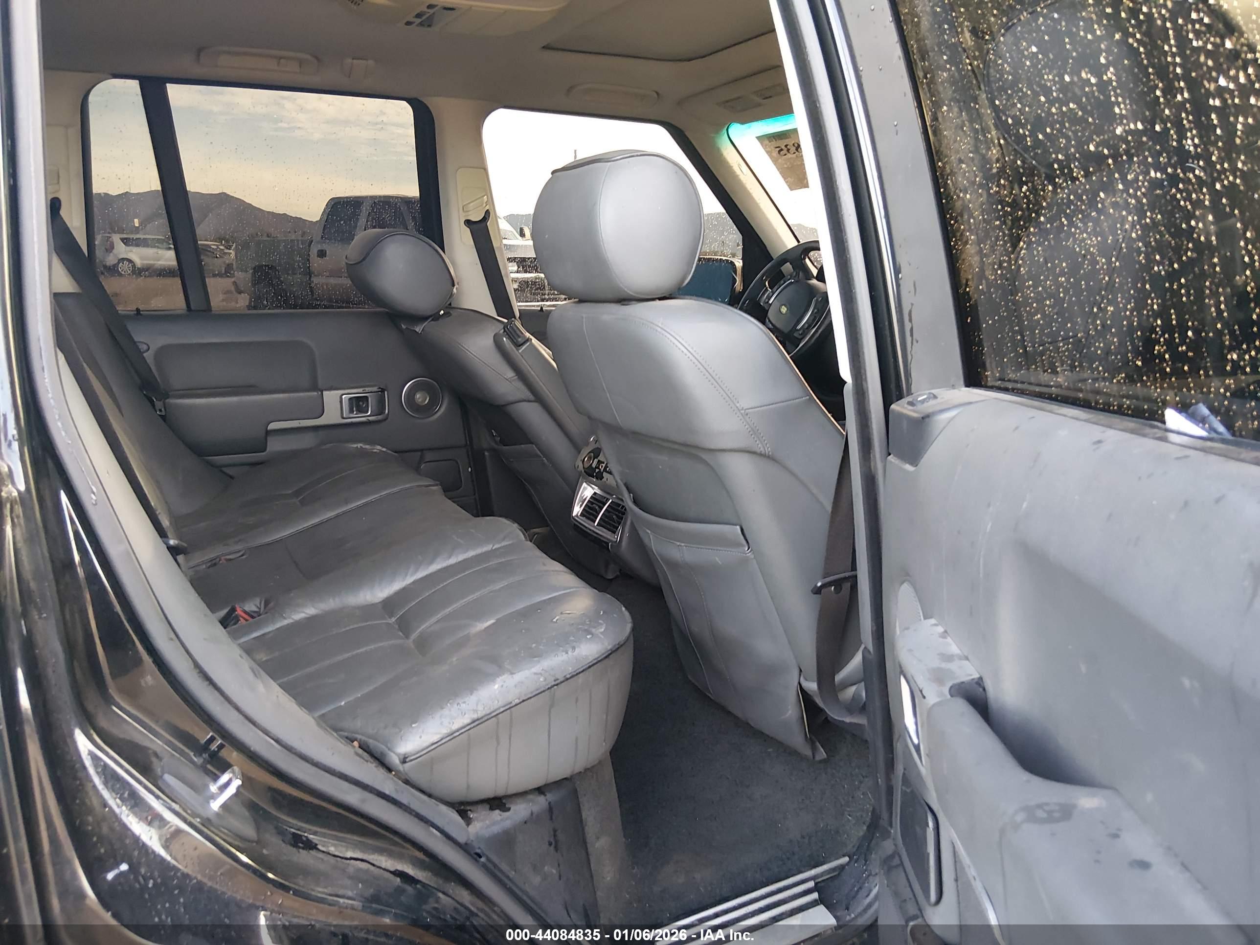 LAND ROVER image 8