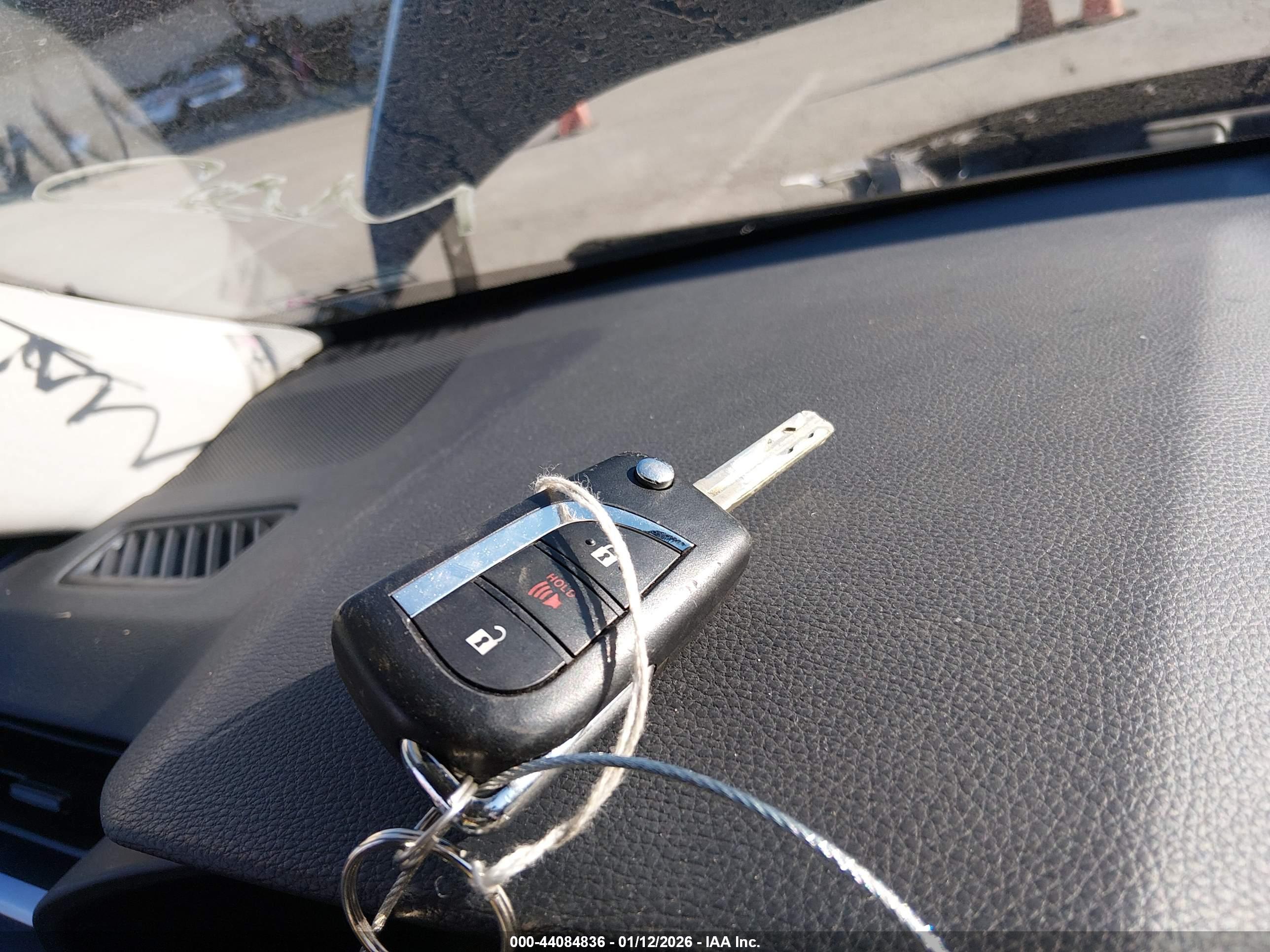 TOYOTA RAV4 image 11