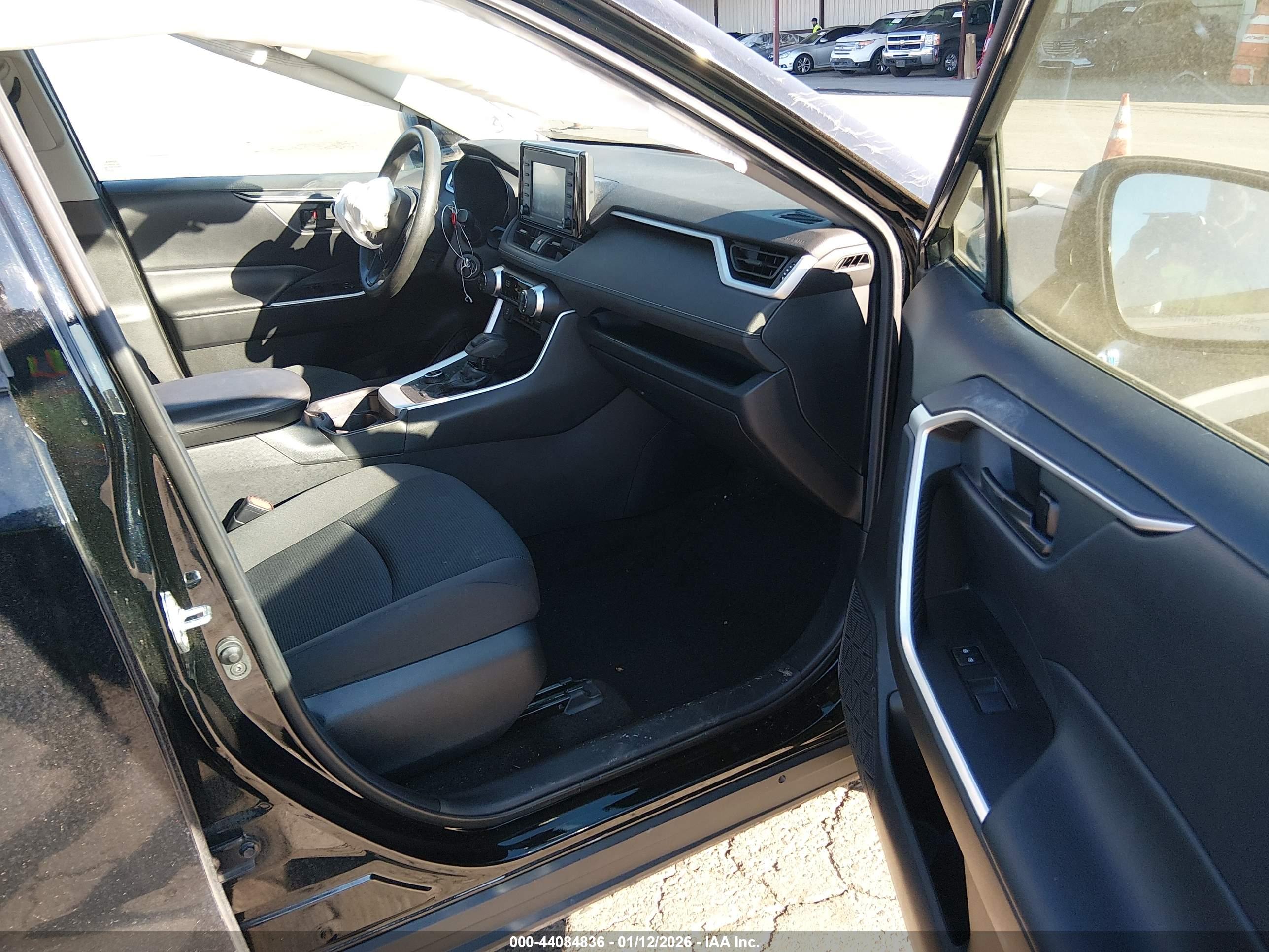 TOYOTA RAV4 image 5