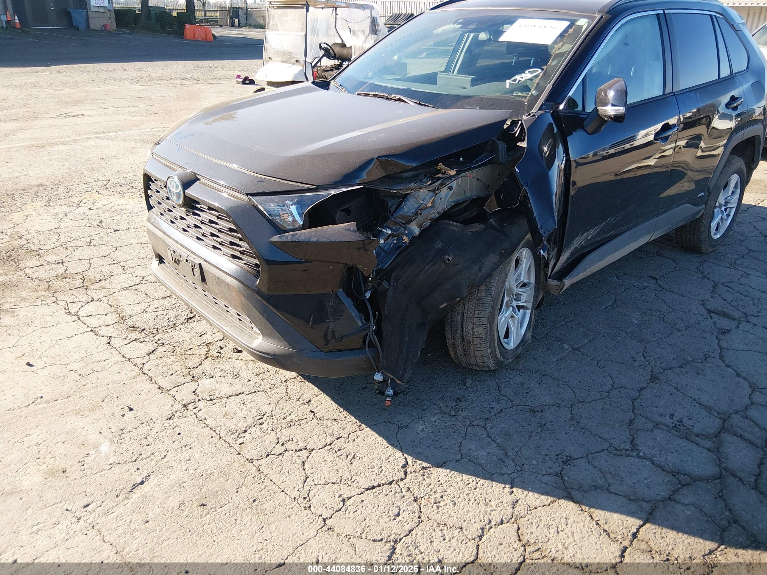 TOYOTA RAV4 image 6