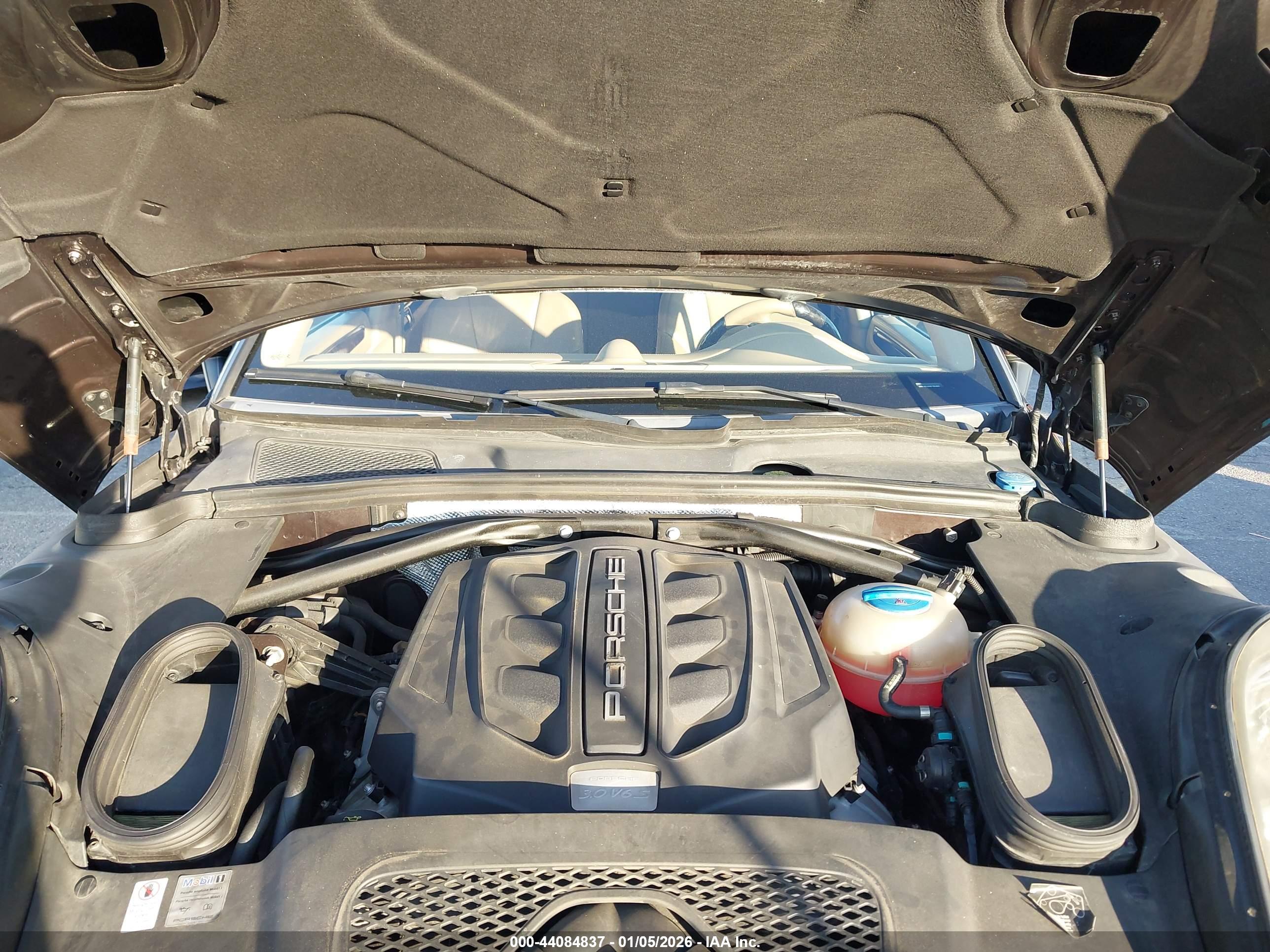 PORSCHE MACAN image 10