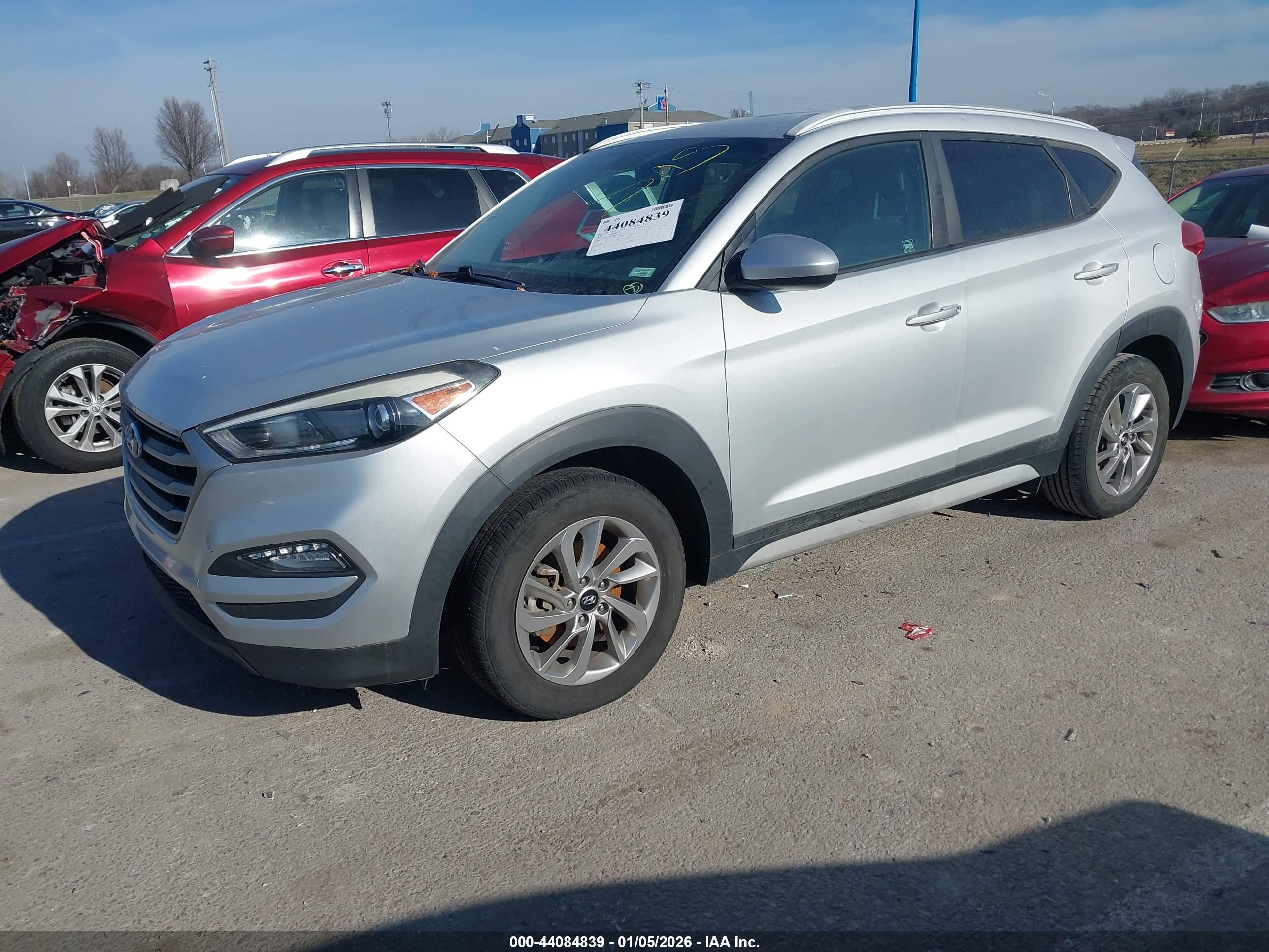 HYUNDAI TUCSON image 2