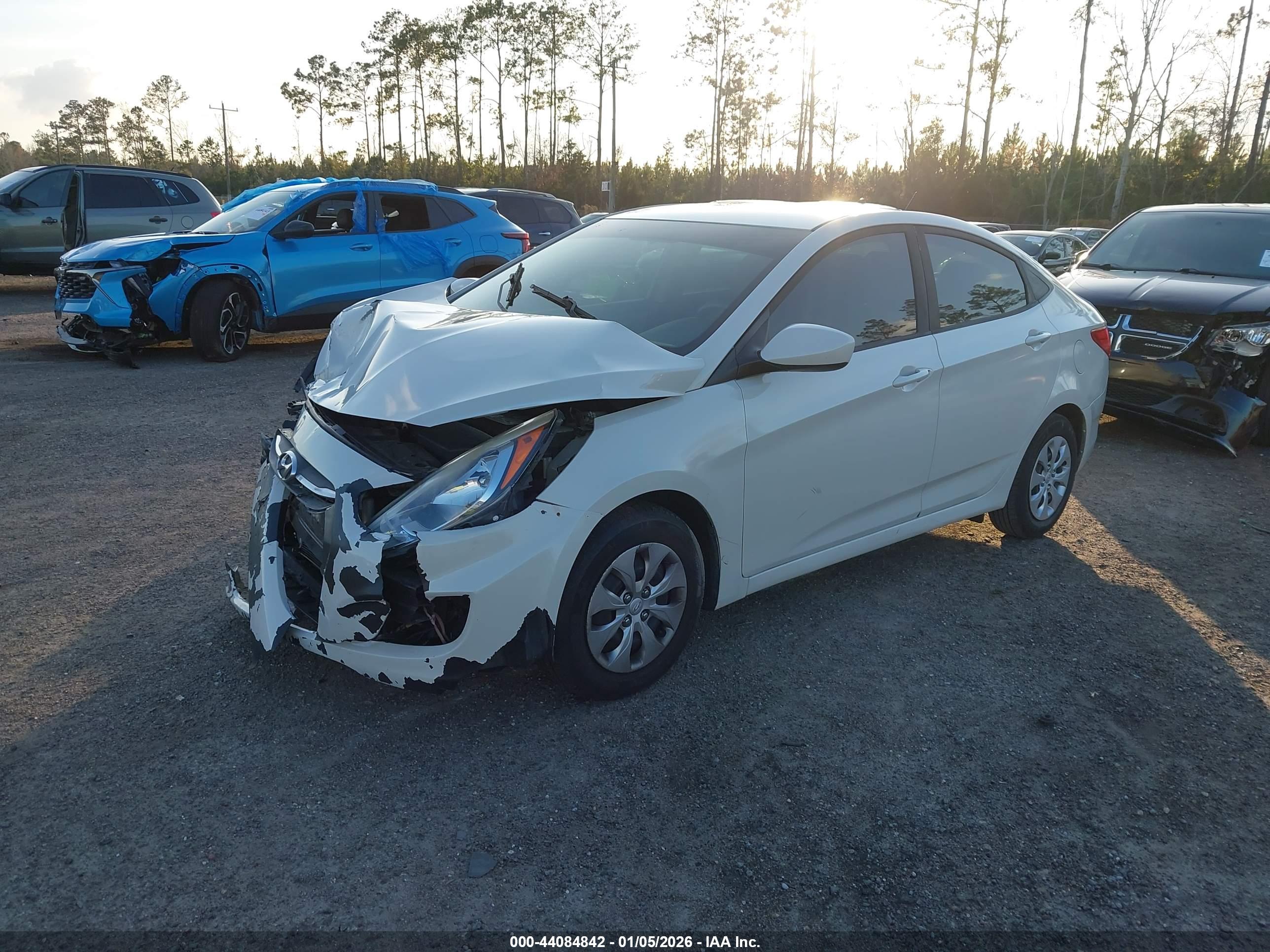 HYUNDAI ACCENT image 2