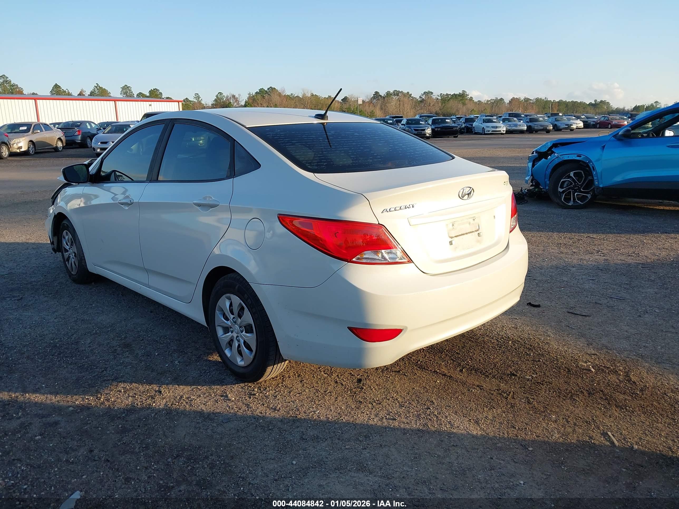 HYUNDAI ACCENT image 3