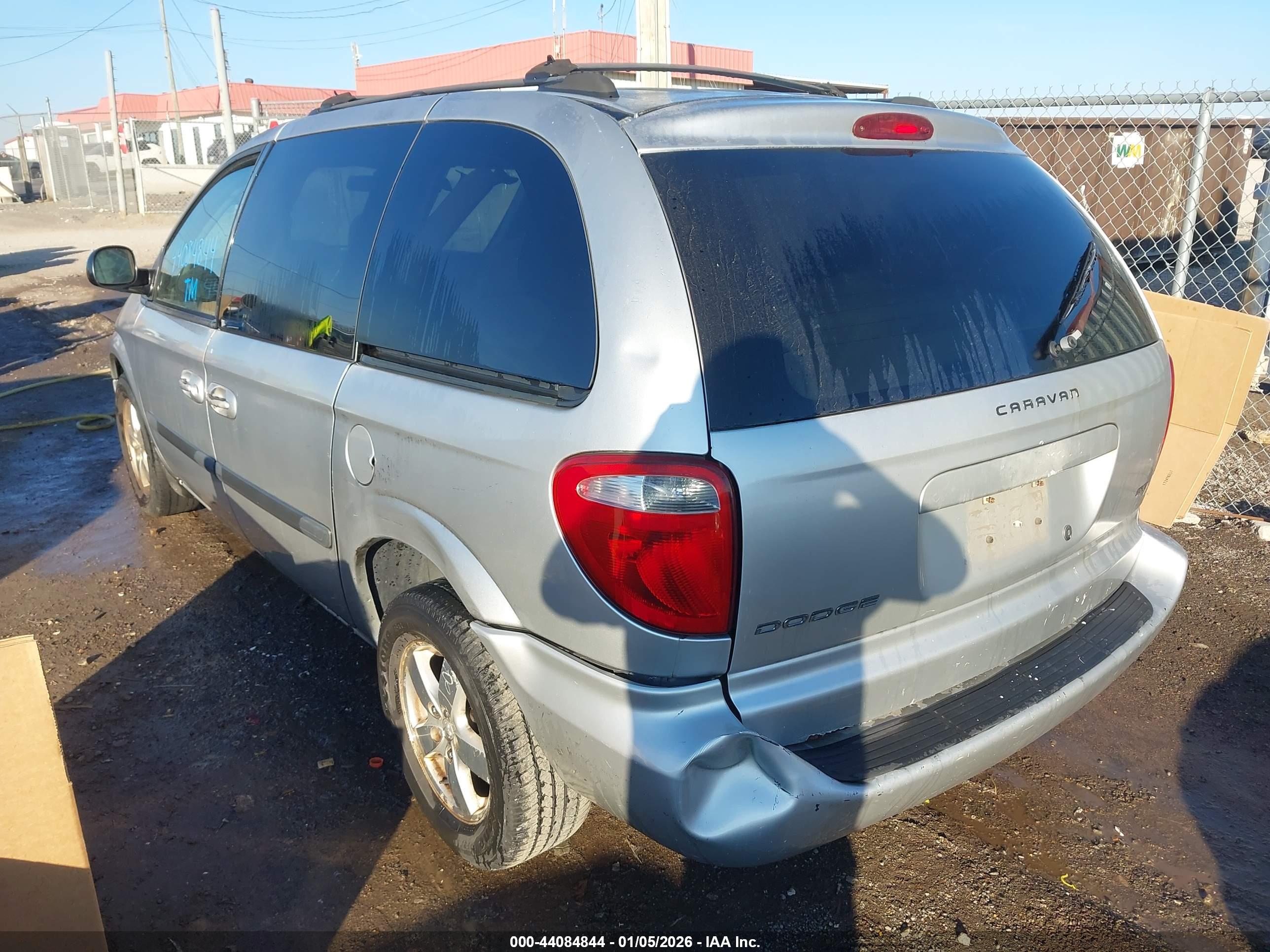 DODGE CARAVAN image 3