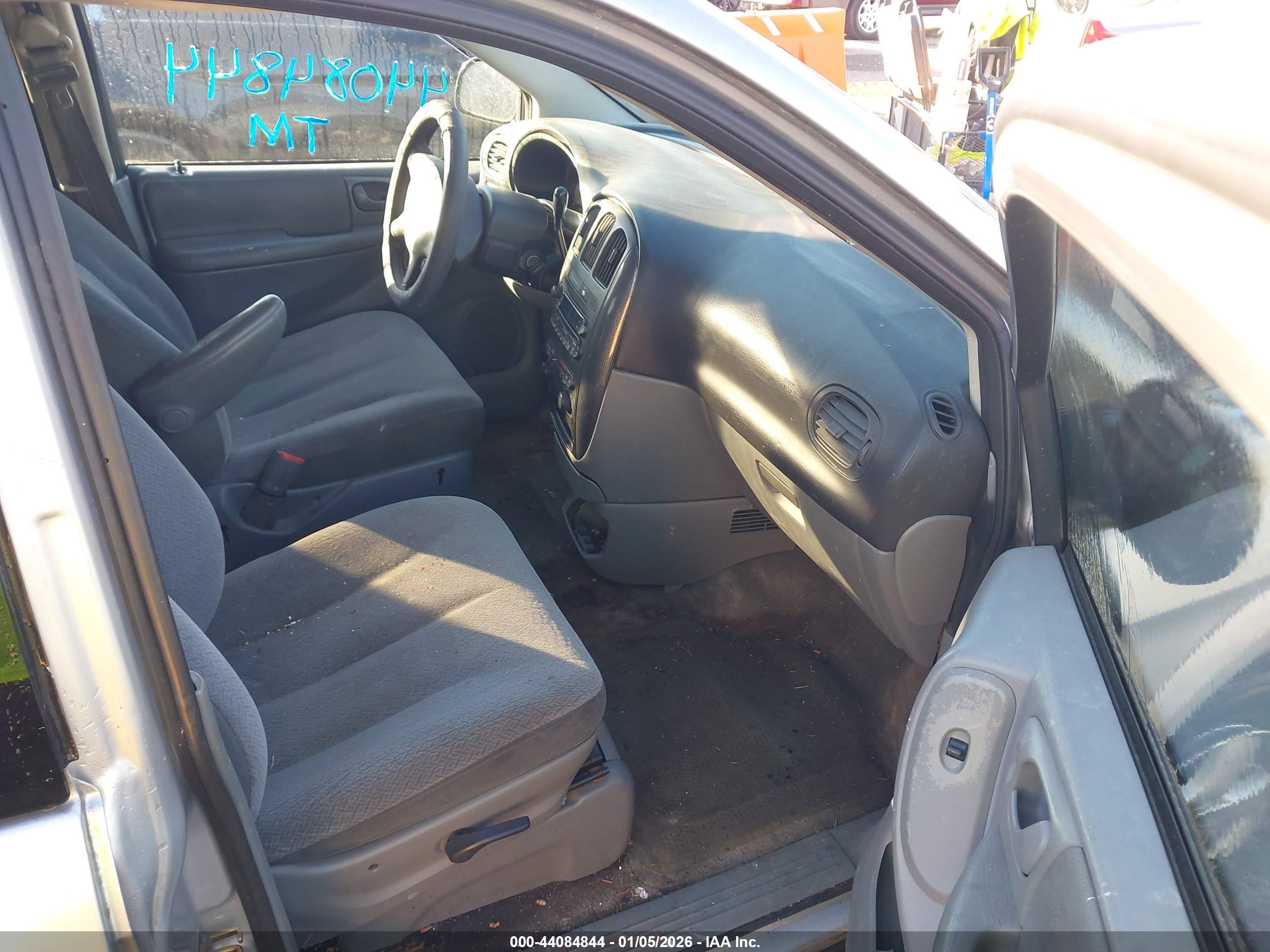 DODGE CARAVAN image 5