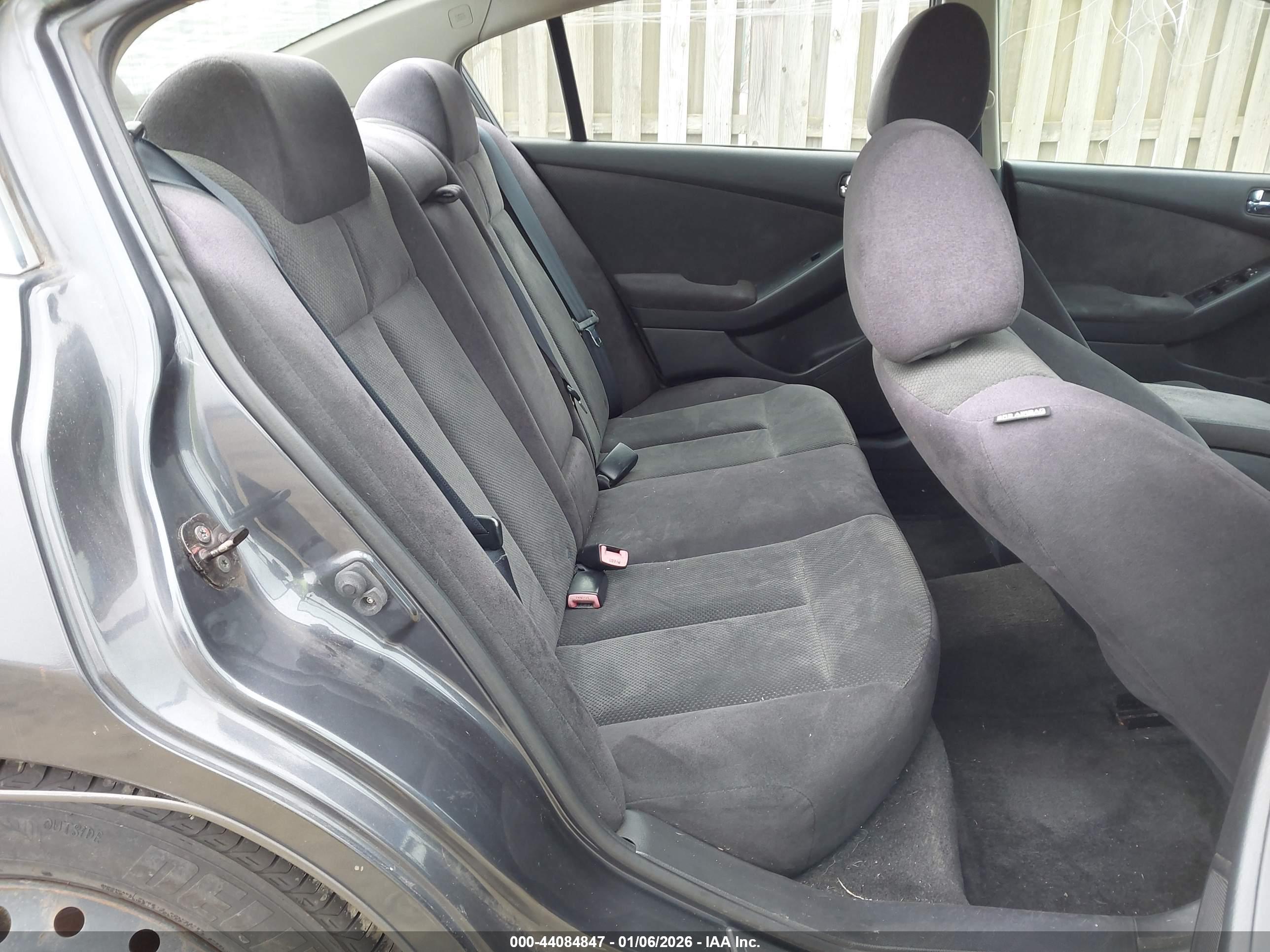 NISSAN ALTIMA image 8