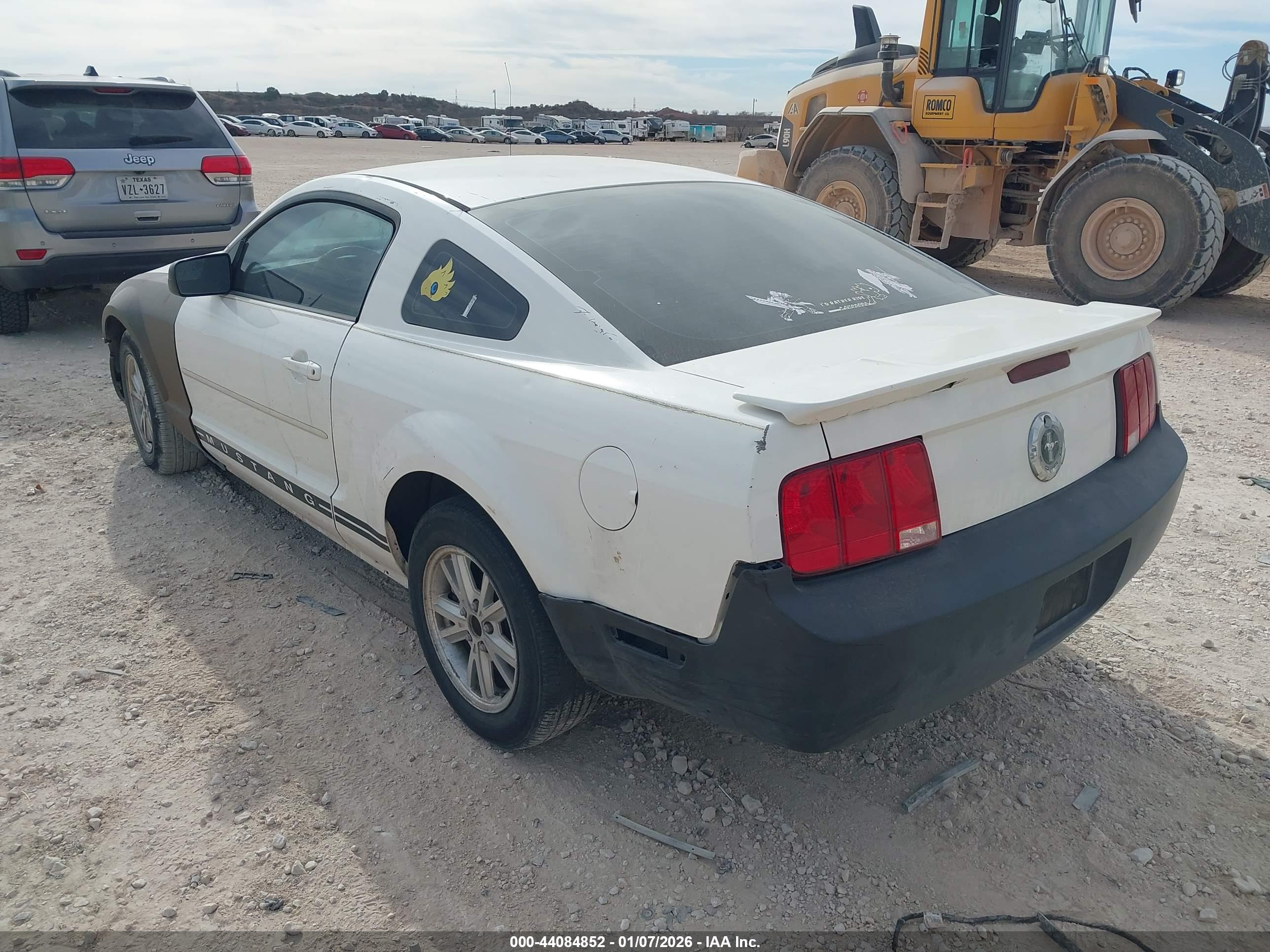 FORD MUSTANG image 3