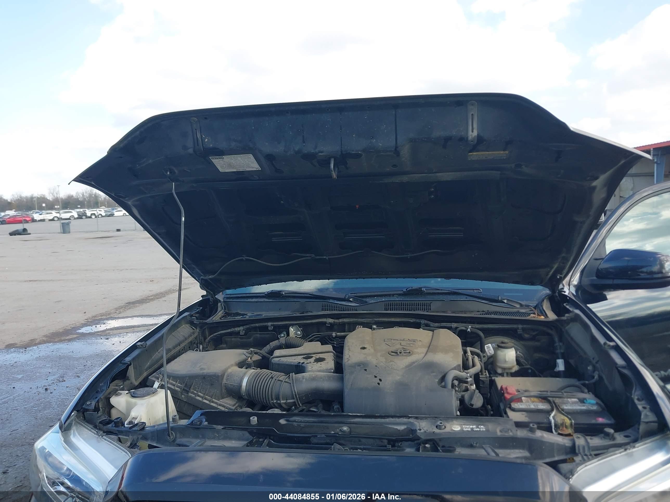 TOYOTA TACOMA image 10