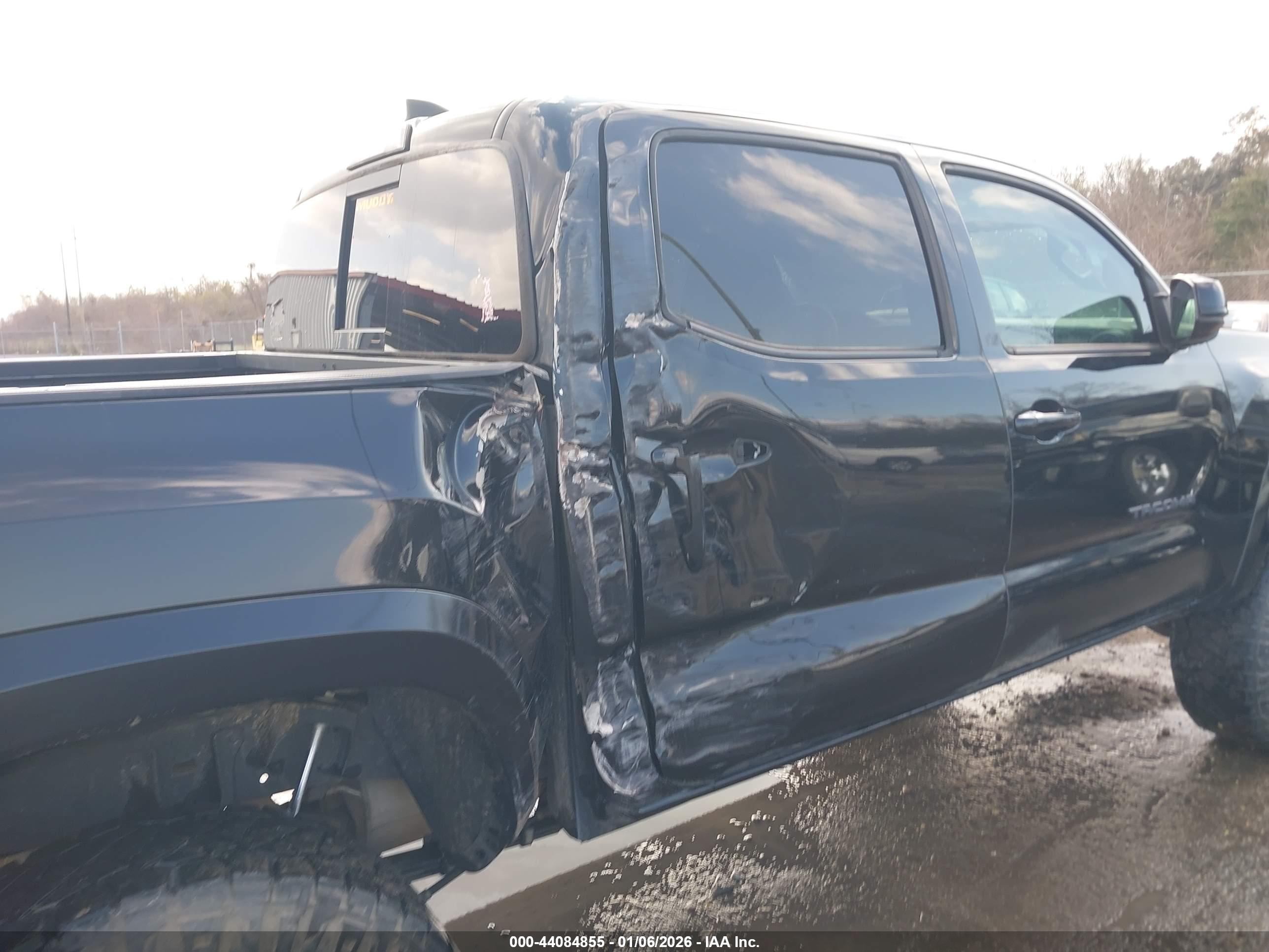 TOYOTA TACOMA image 6