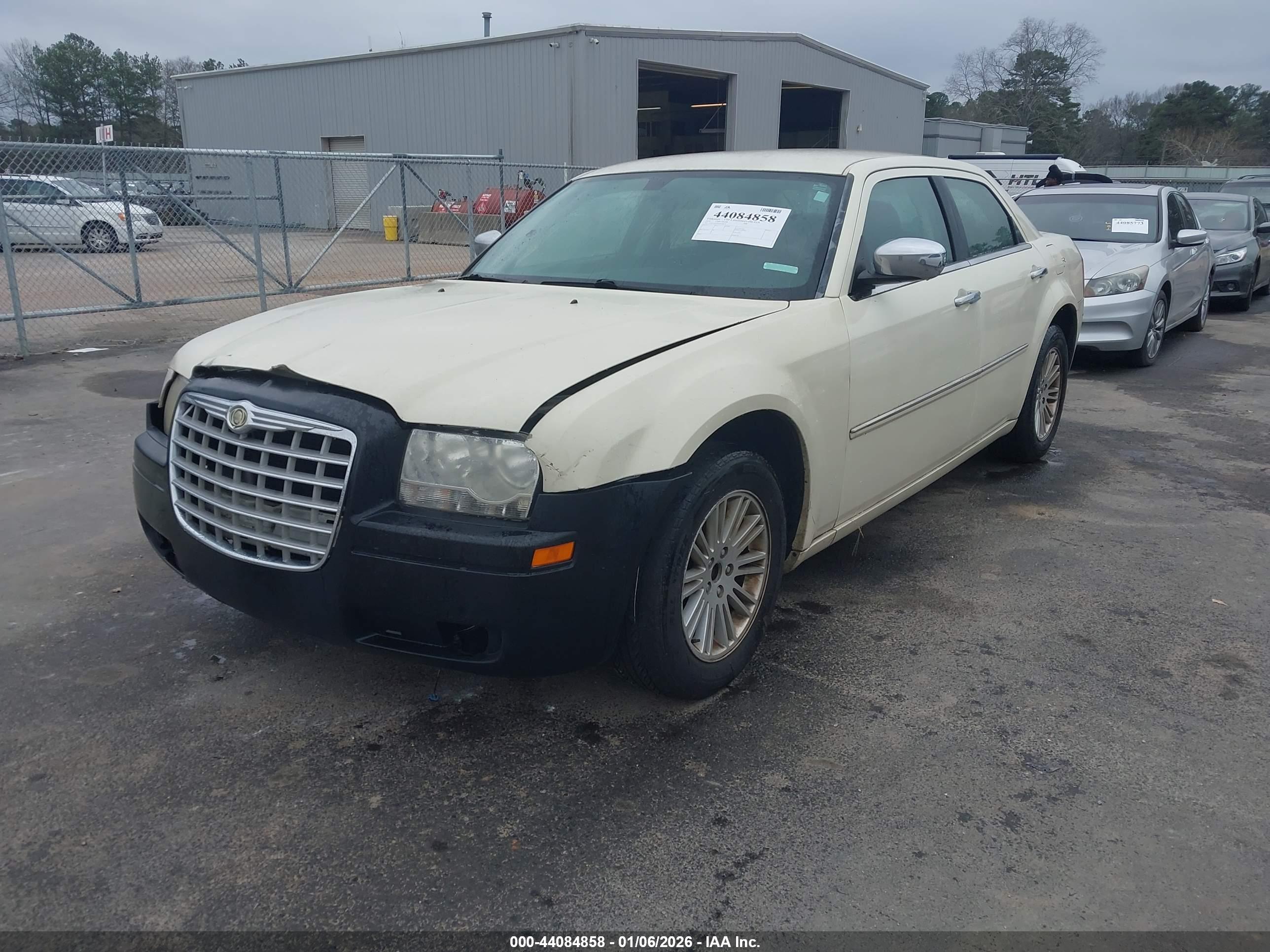 CHRYSLER 300 image 2
