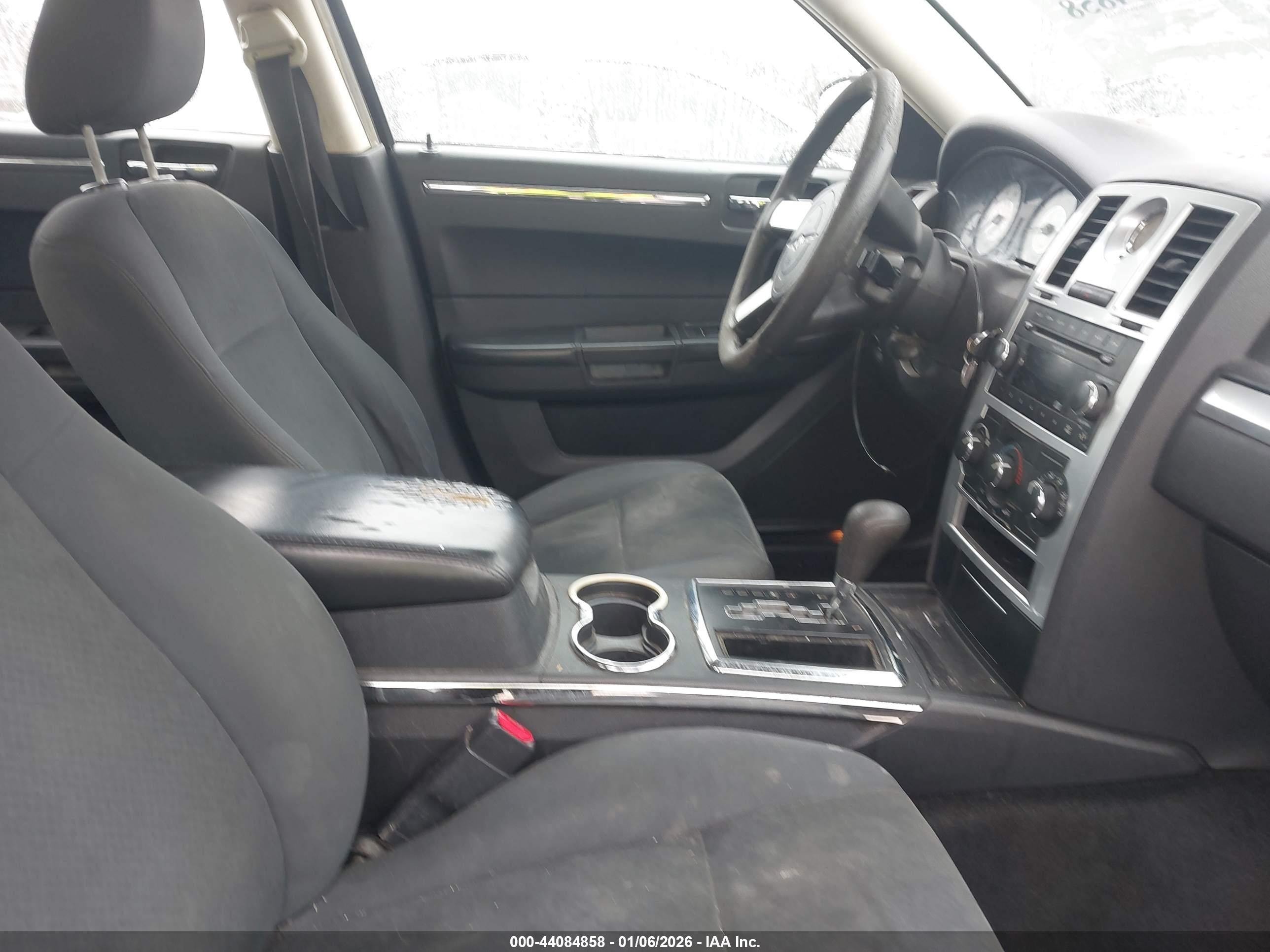 CHRYSLER 300 image 5