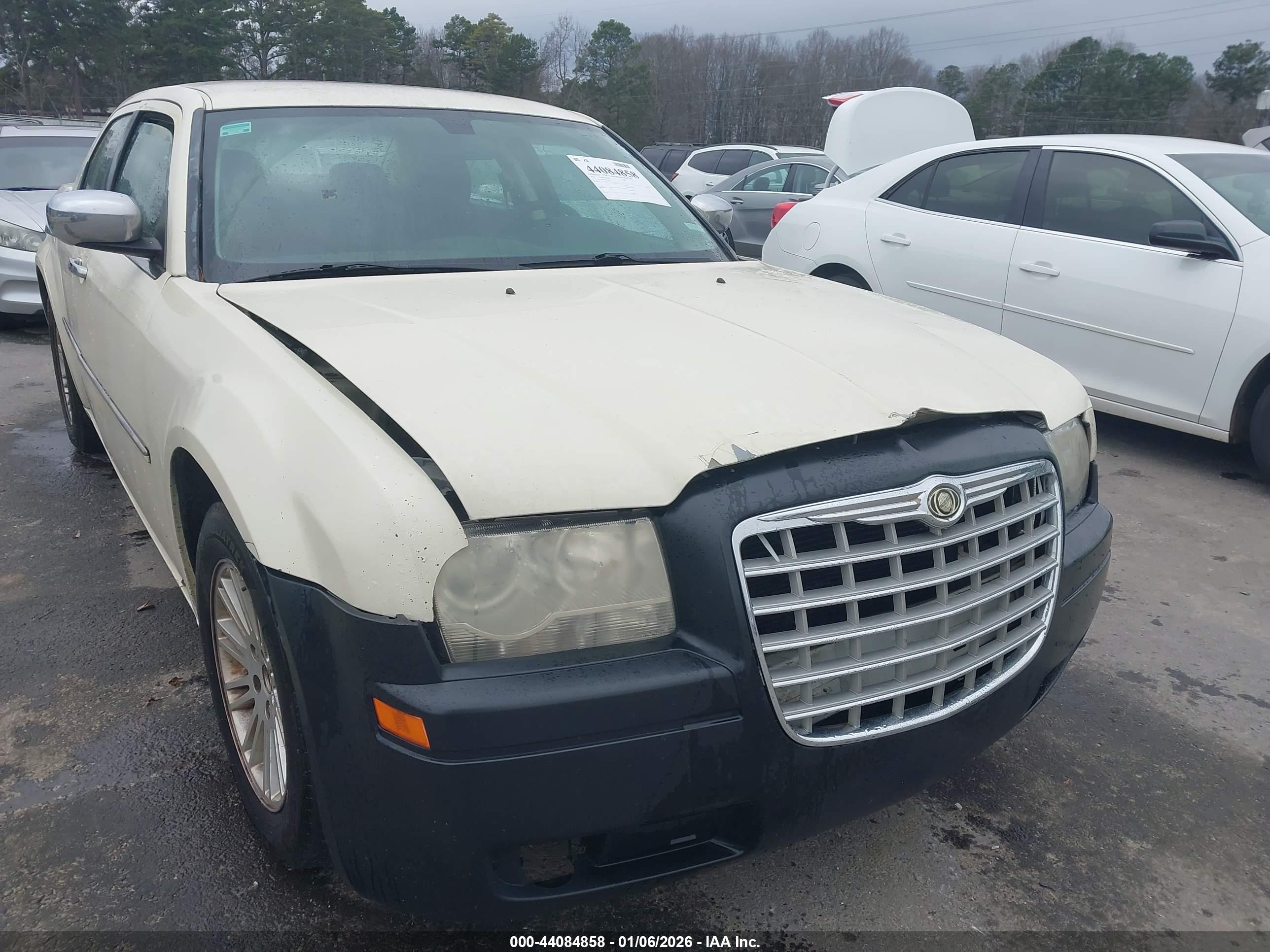 CHRYSLER 300 image 6
