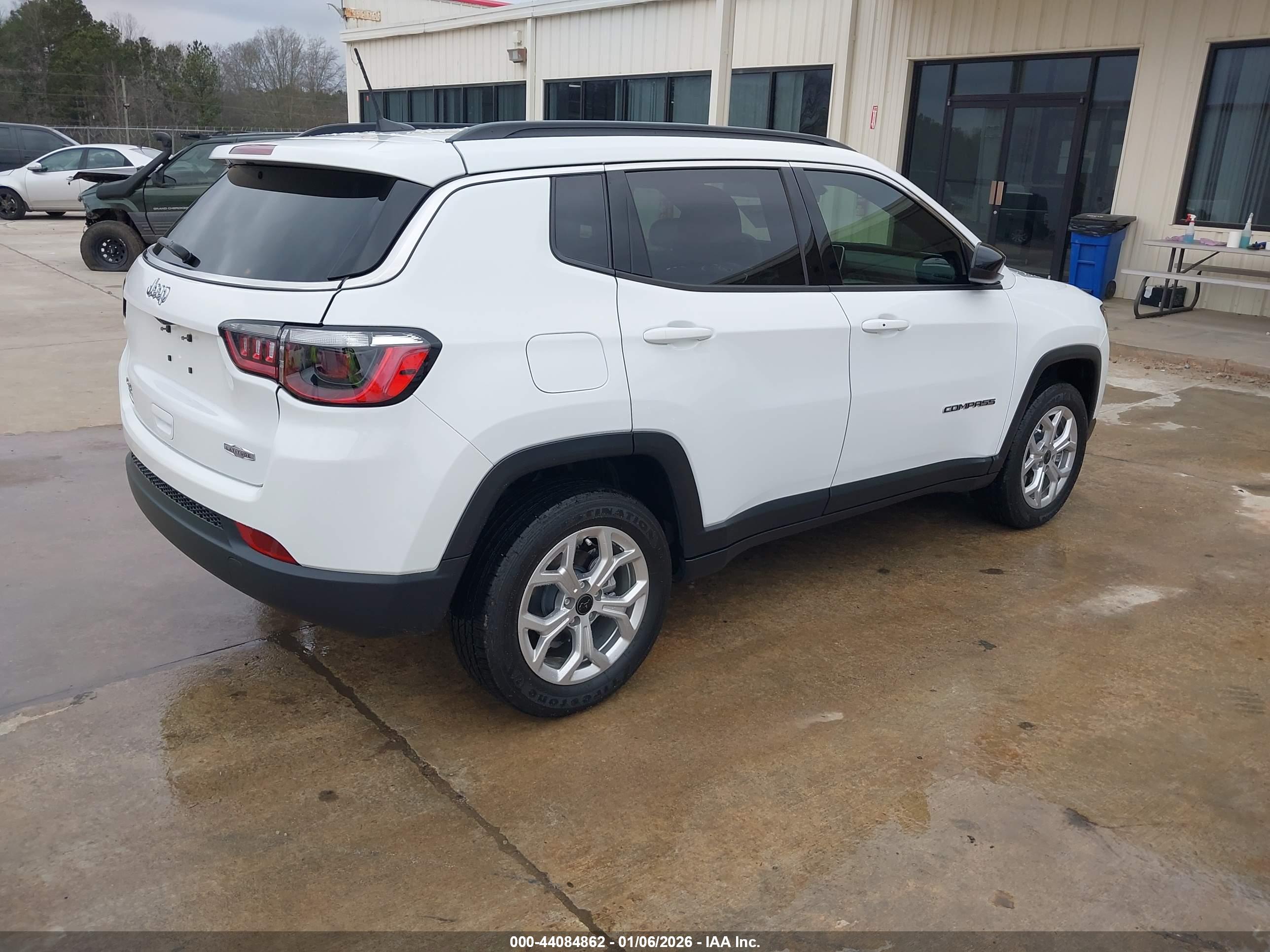 JEEP COMPASS image 4