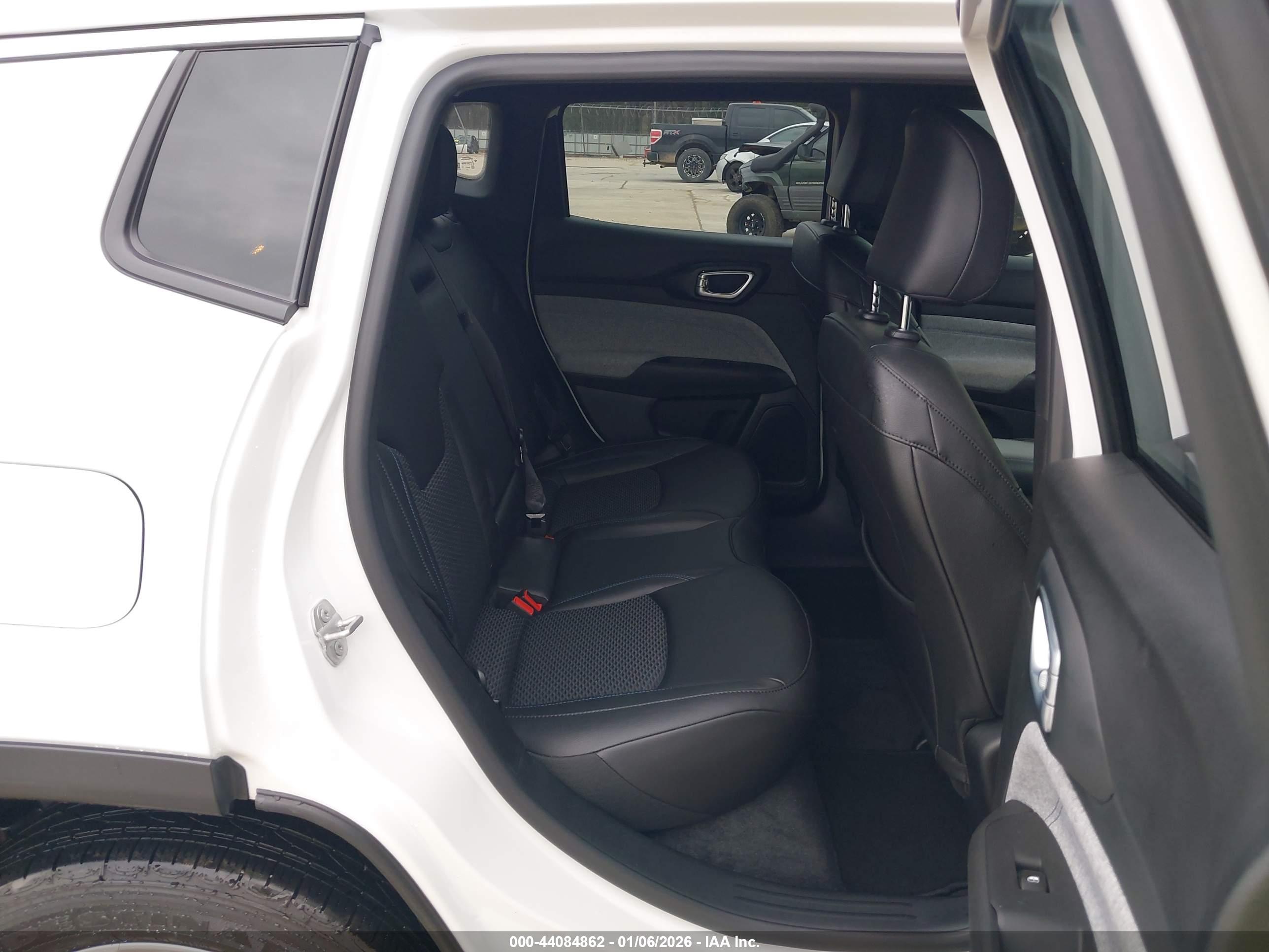 JEEP COMPASS image 8