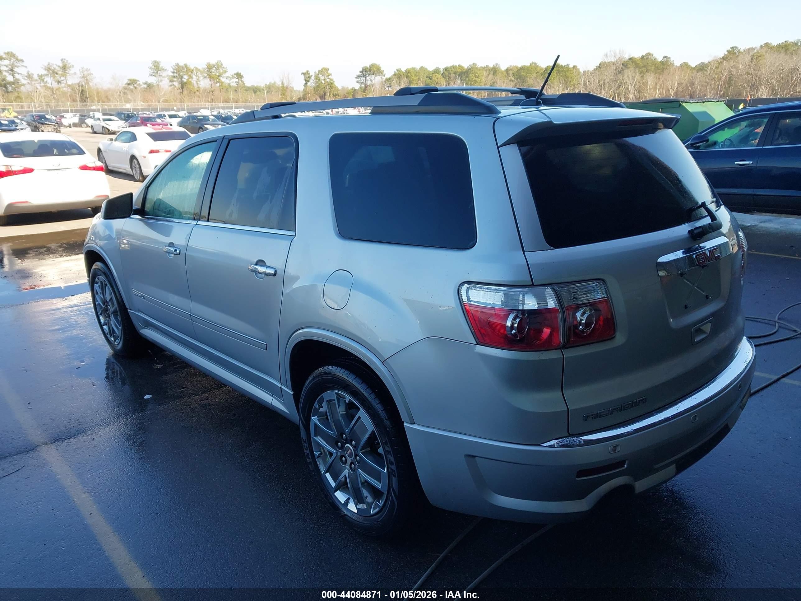 GMC ACADIA image 3