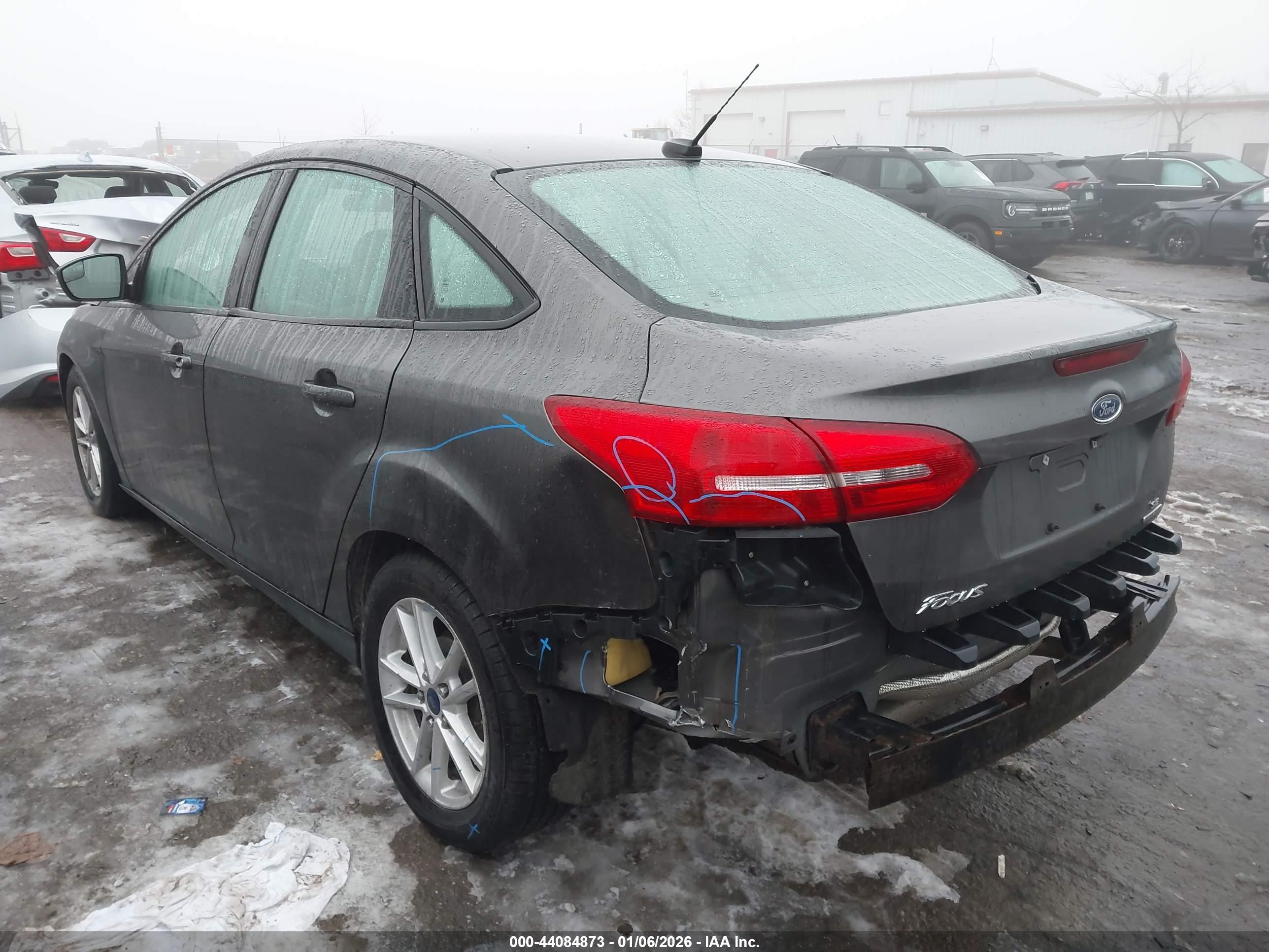 FORD FOCUS image 3