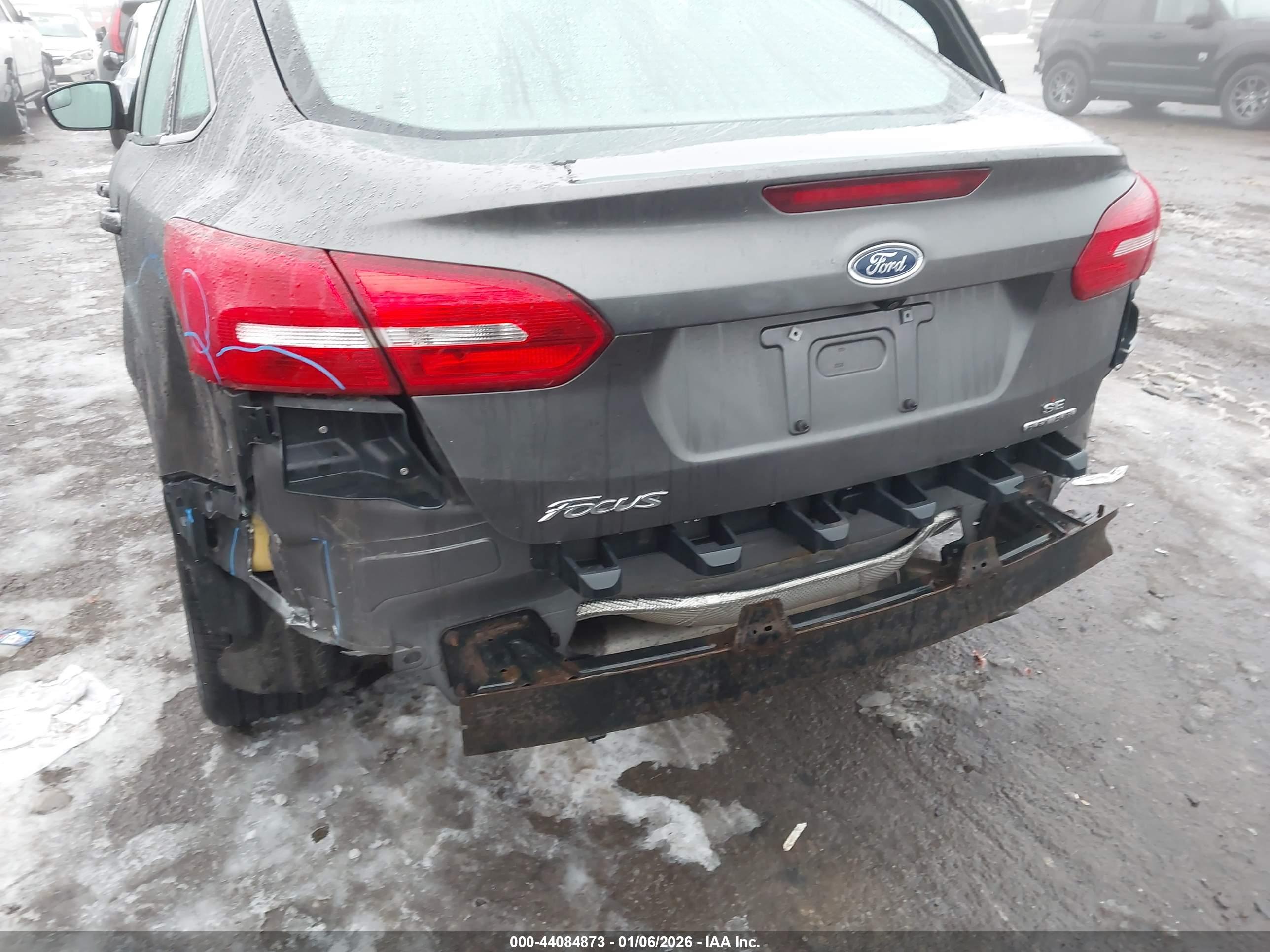 FORD FOCUS image 6