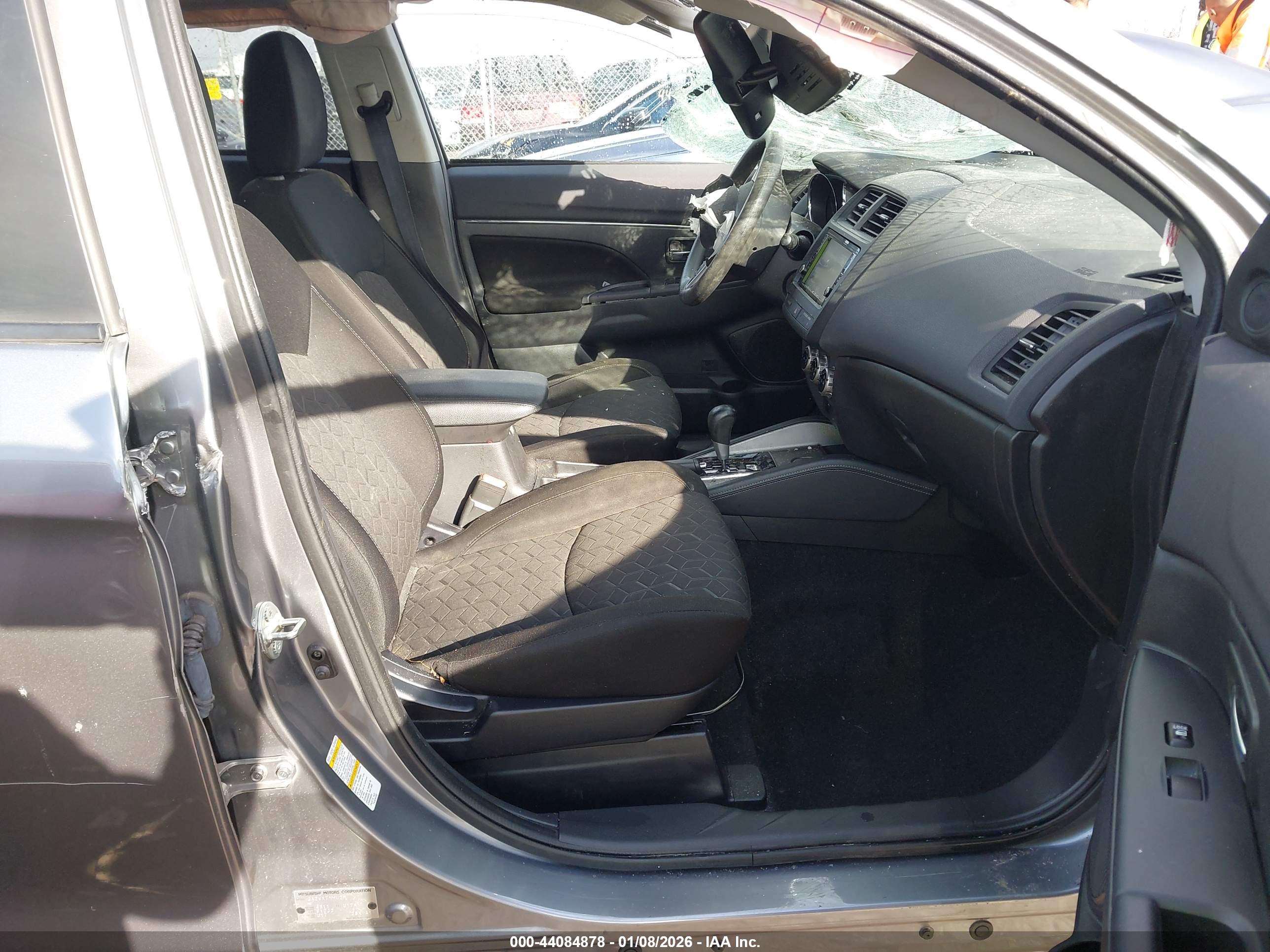 MITSUBISHI OUTLANDER image 5