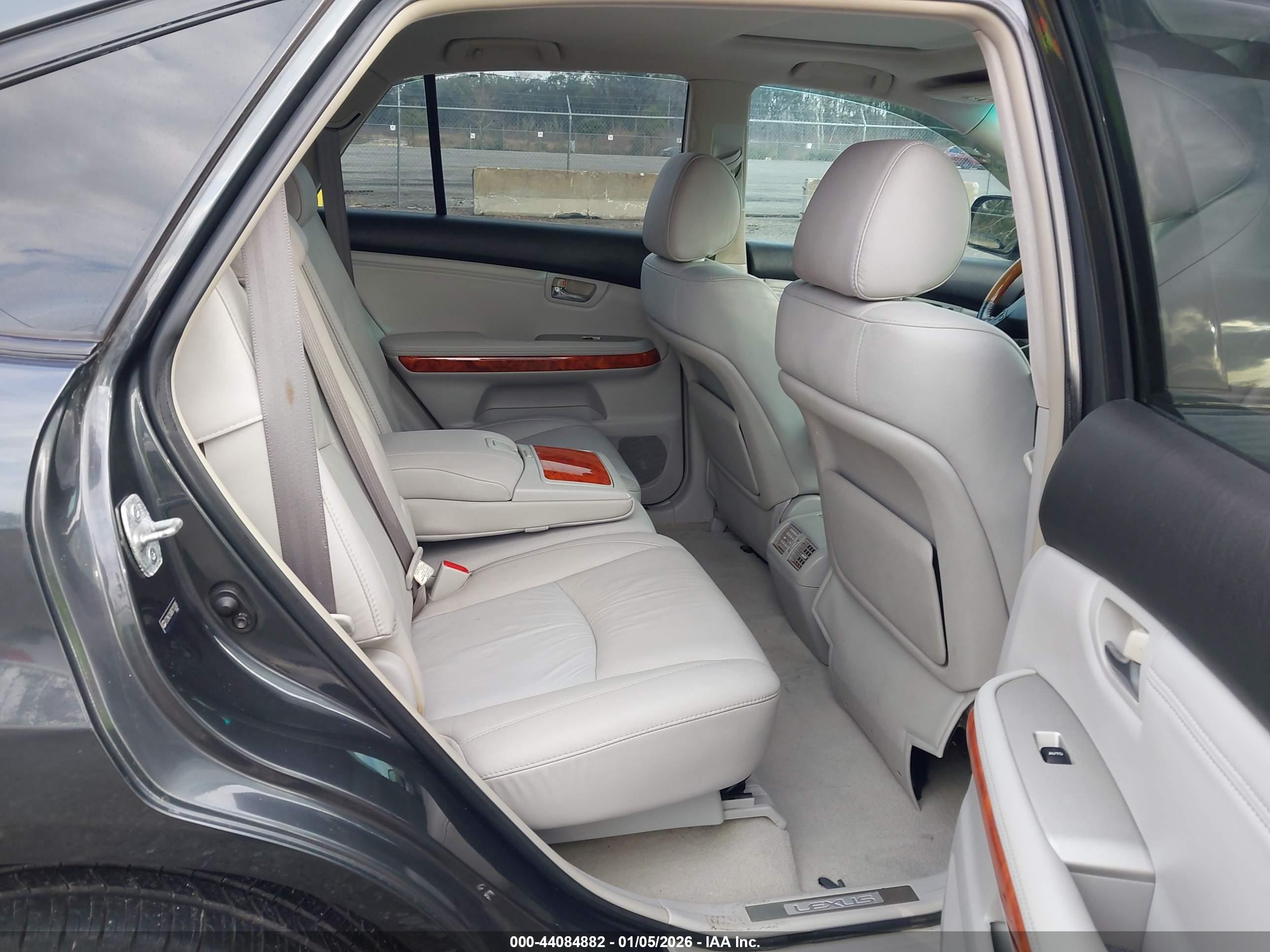 LEXUS RX image 8