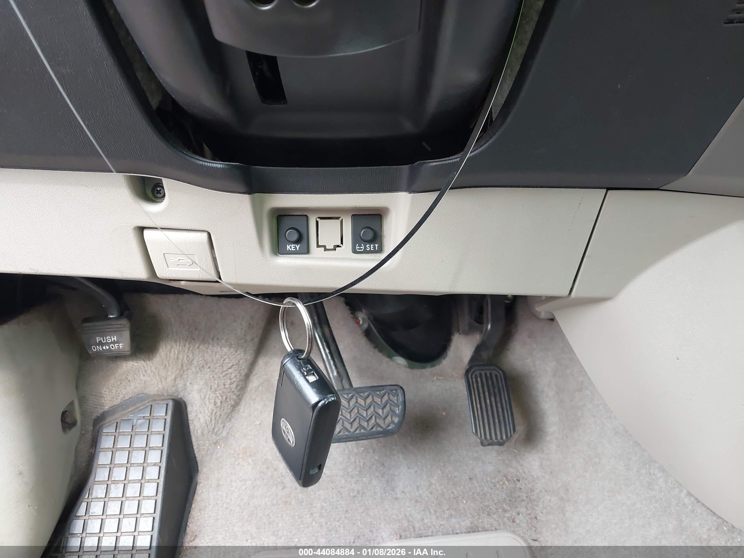 TOYOTA PRIUS image 11