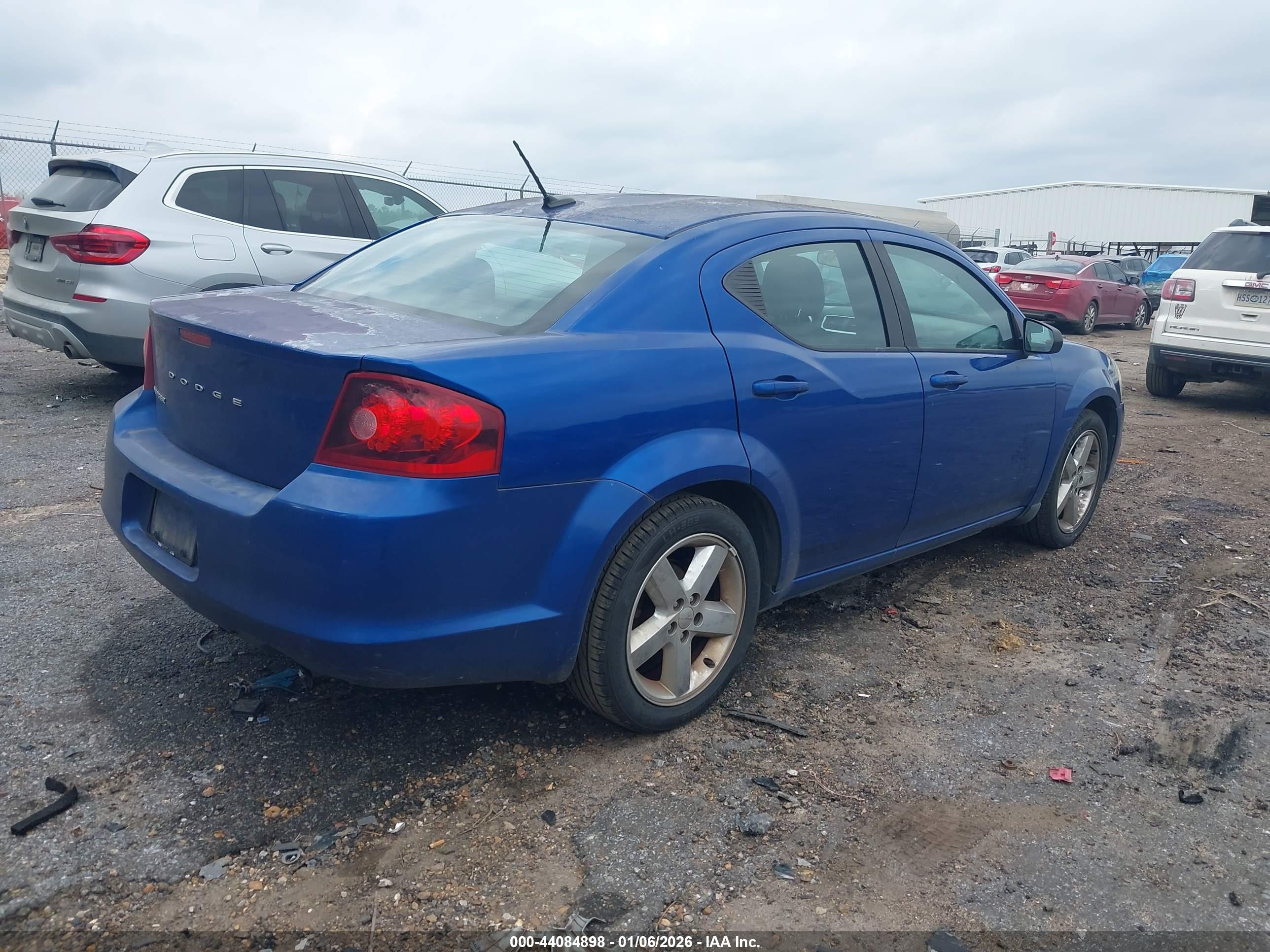 DODGE AVENGER image 4