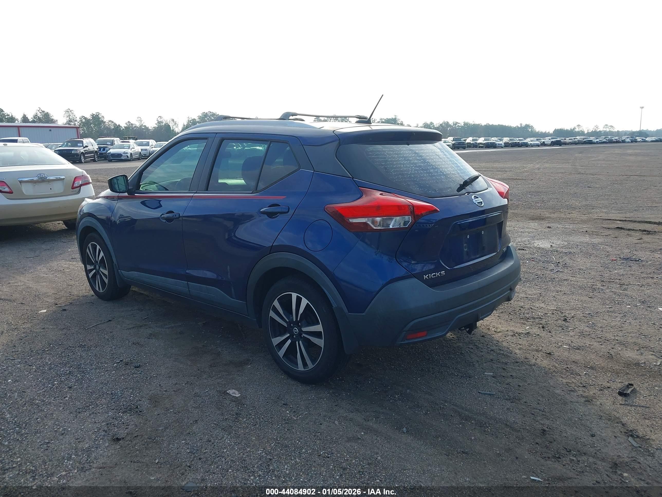 NISSAN KICKS image 3