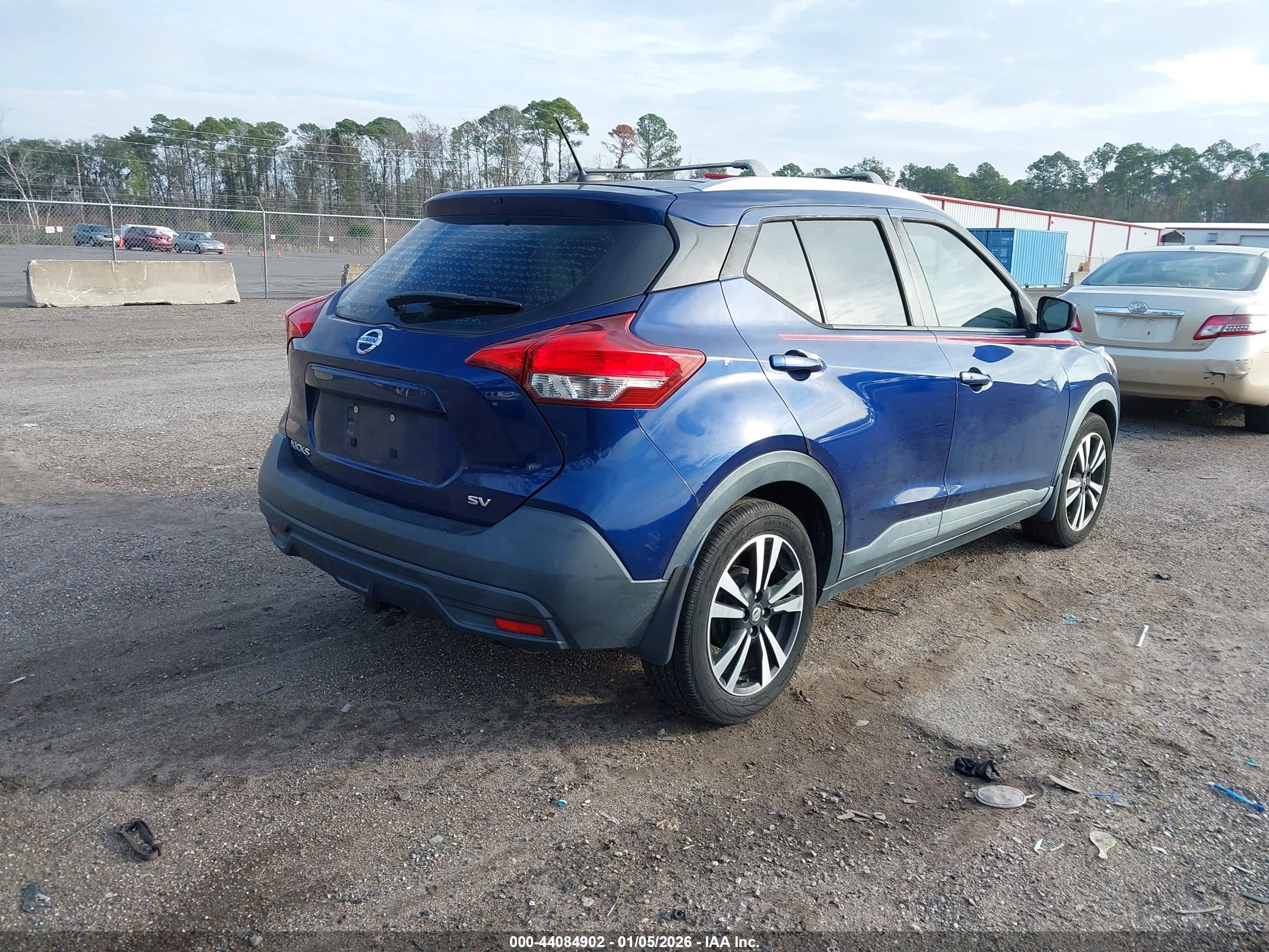 NISSAN KICKS image 4