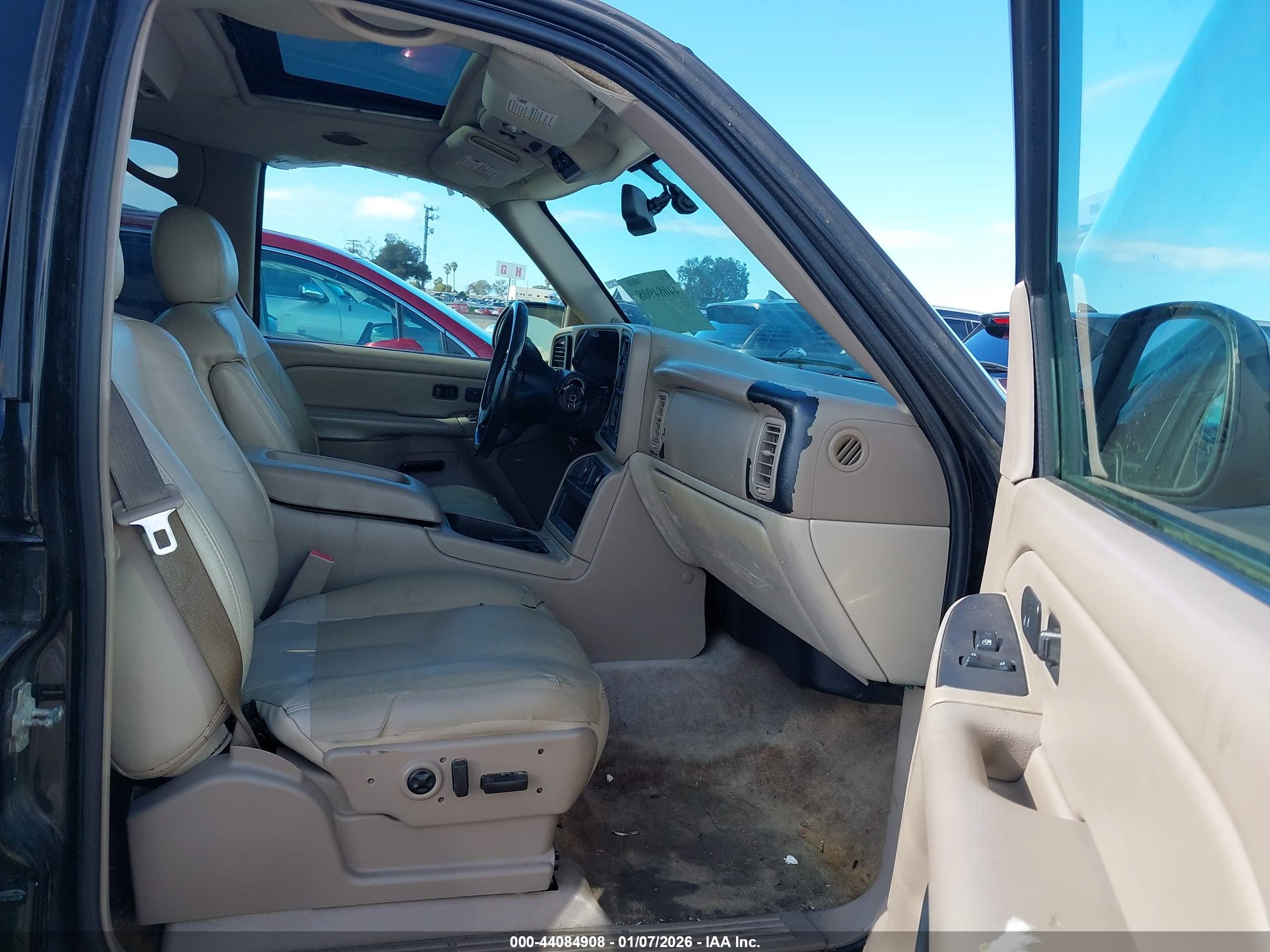 GMC YUKON image 5