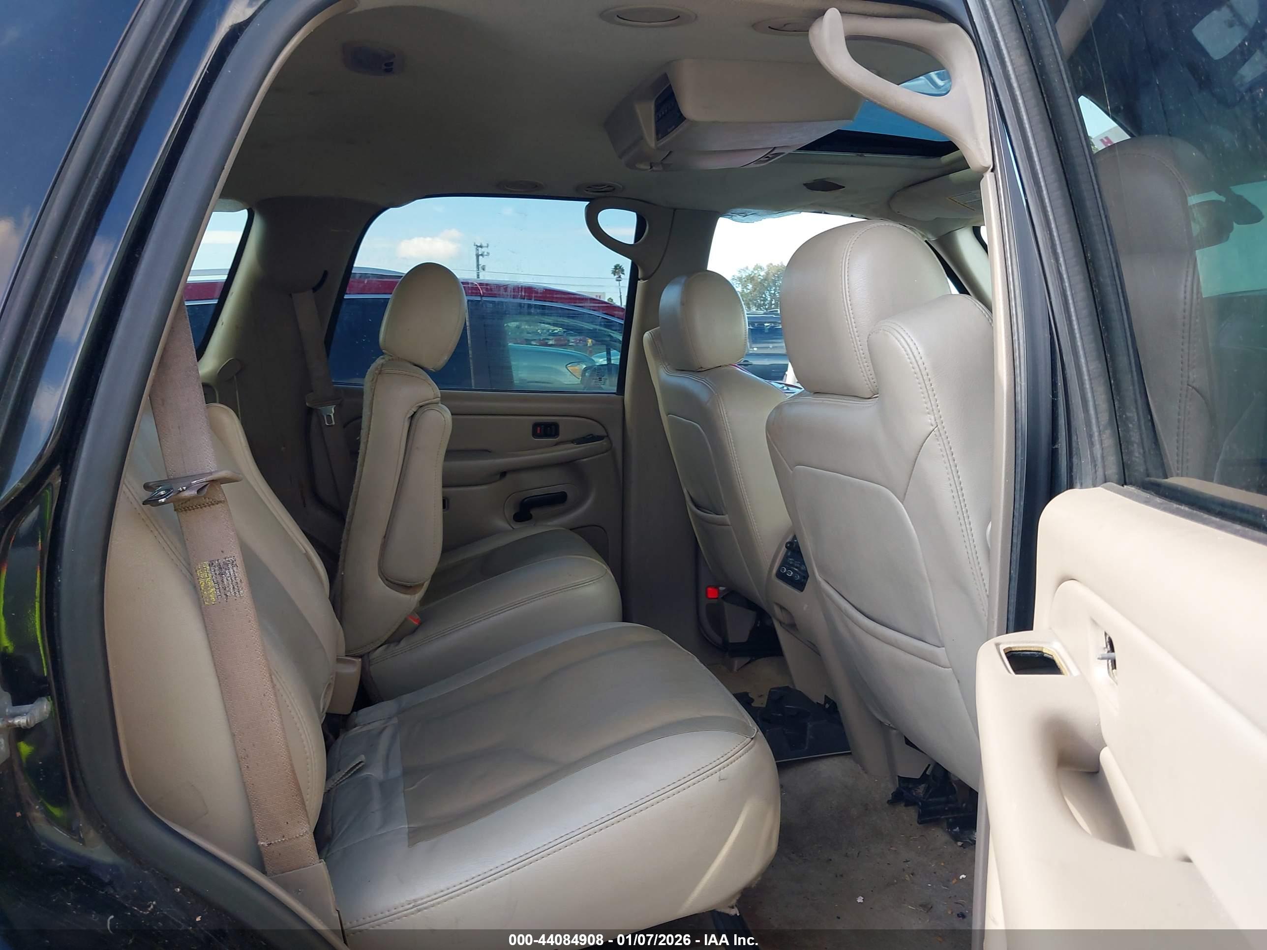 GMC YUKON image 8