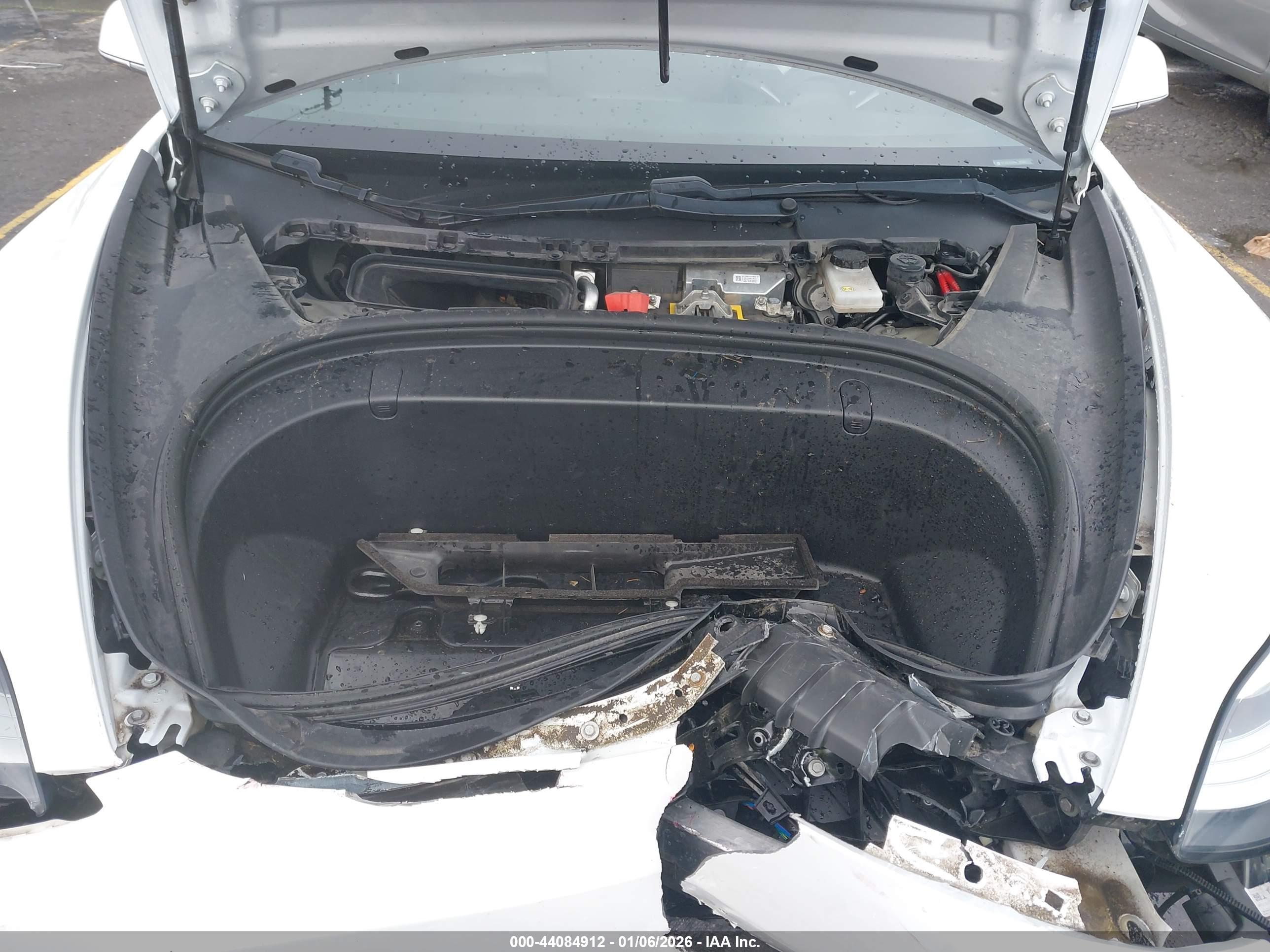 TESLA MODEL image 10