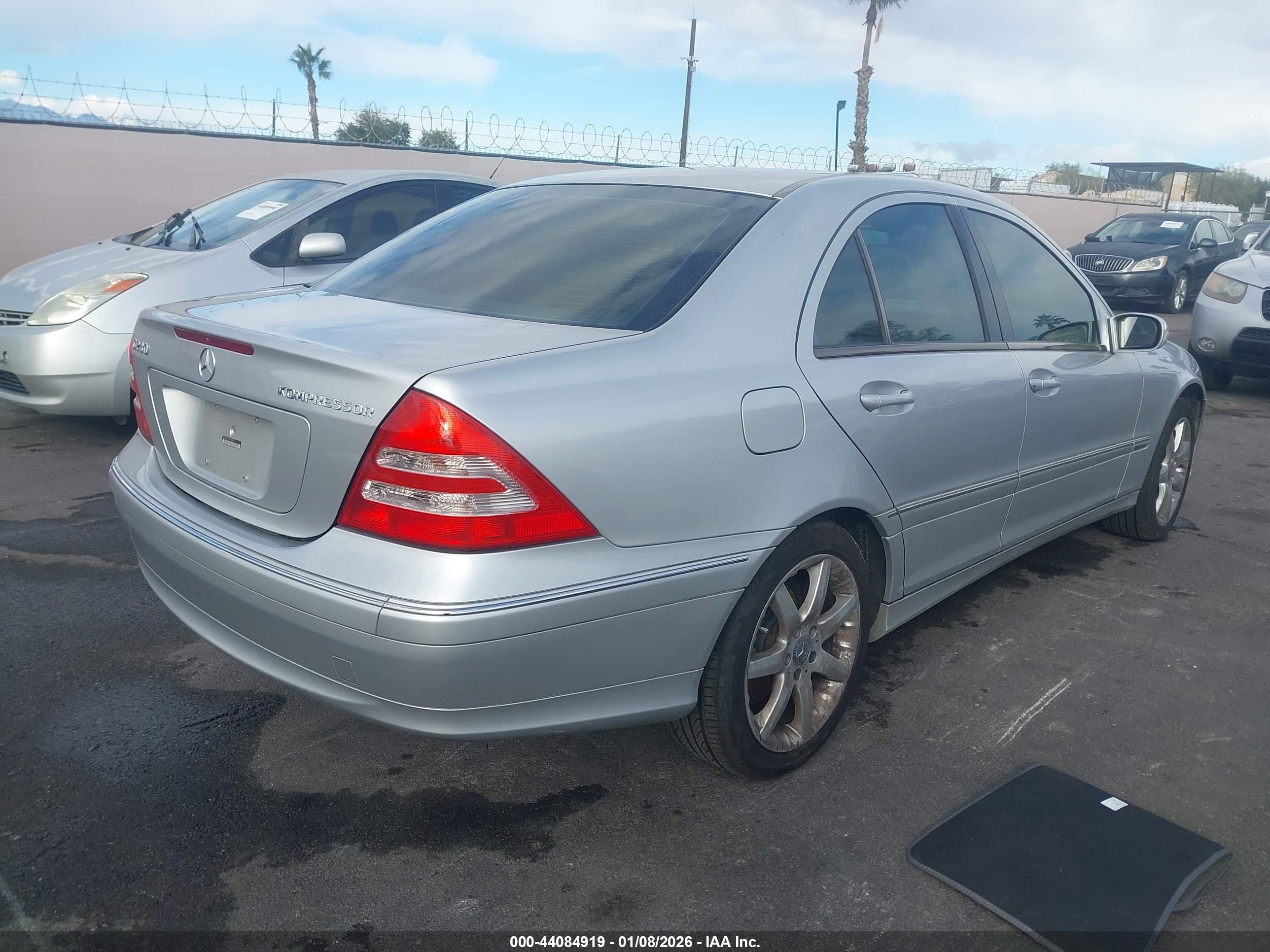 MERCEDES-BENZ C image 4