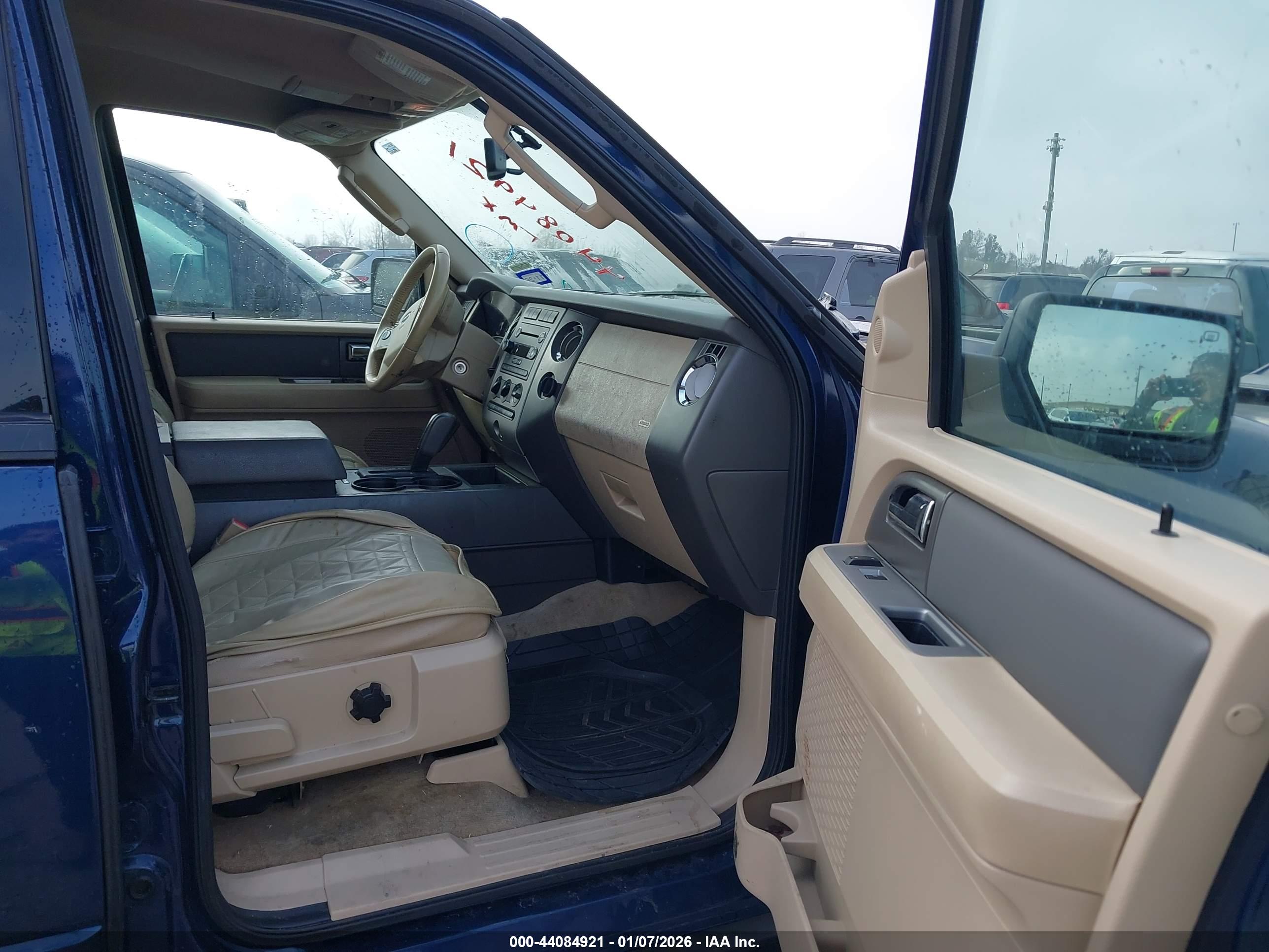 FORD EXPEDITION image 5
