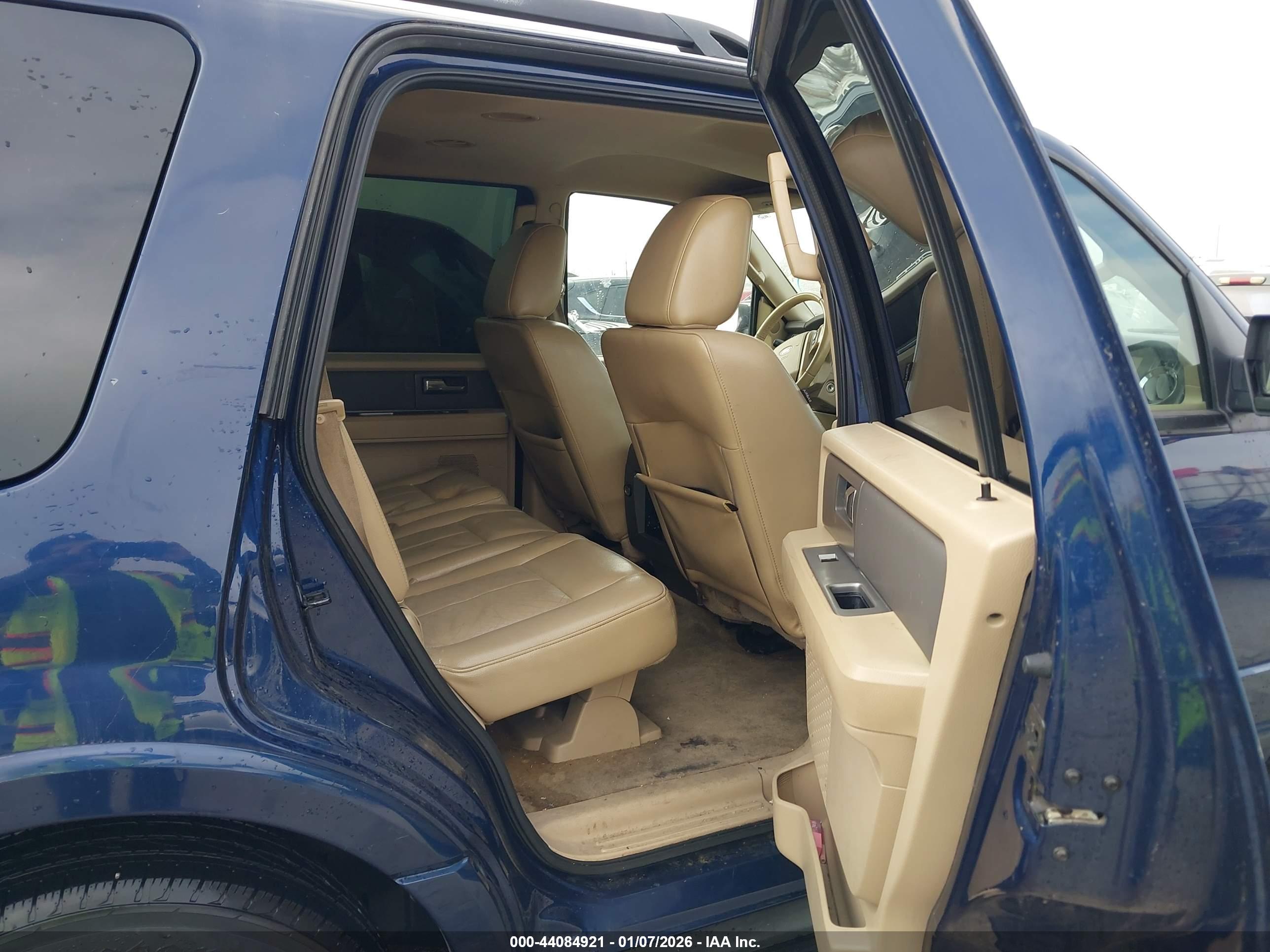 FORD EXPEDITION image 8