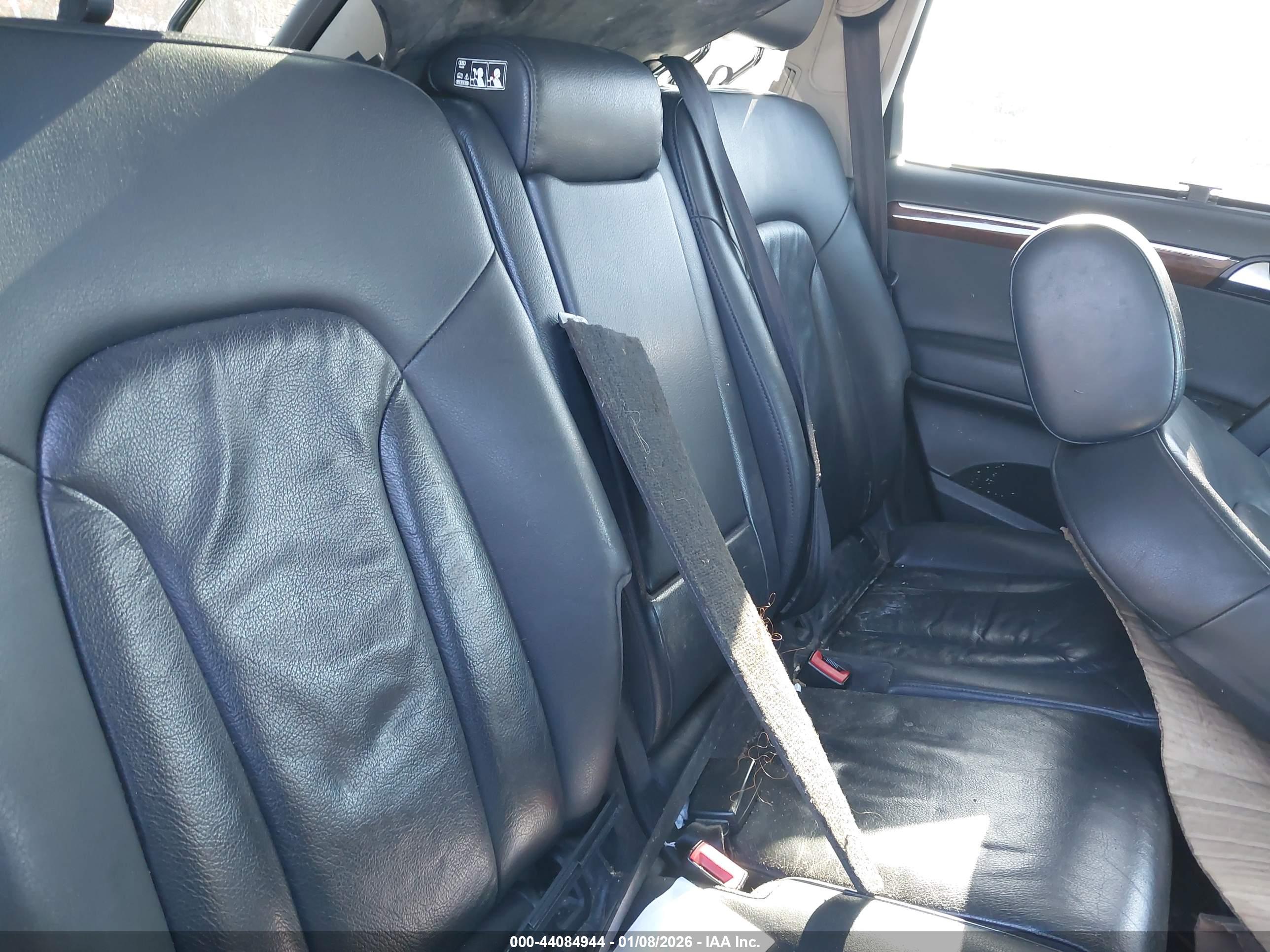 AUDI Q7 image 8