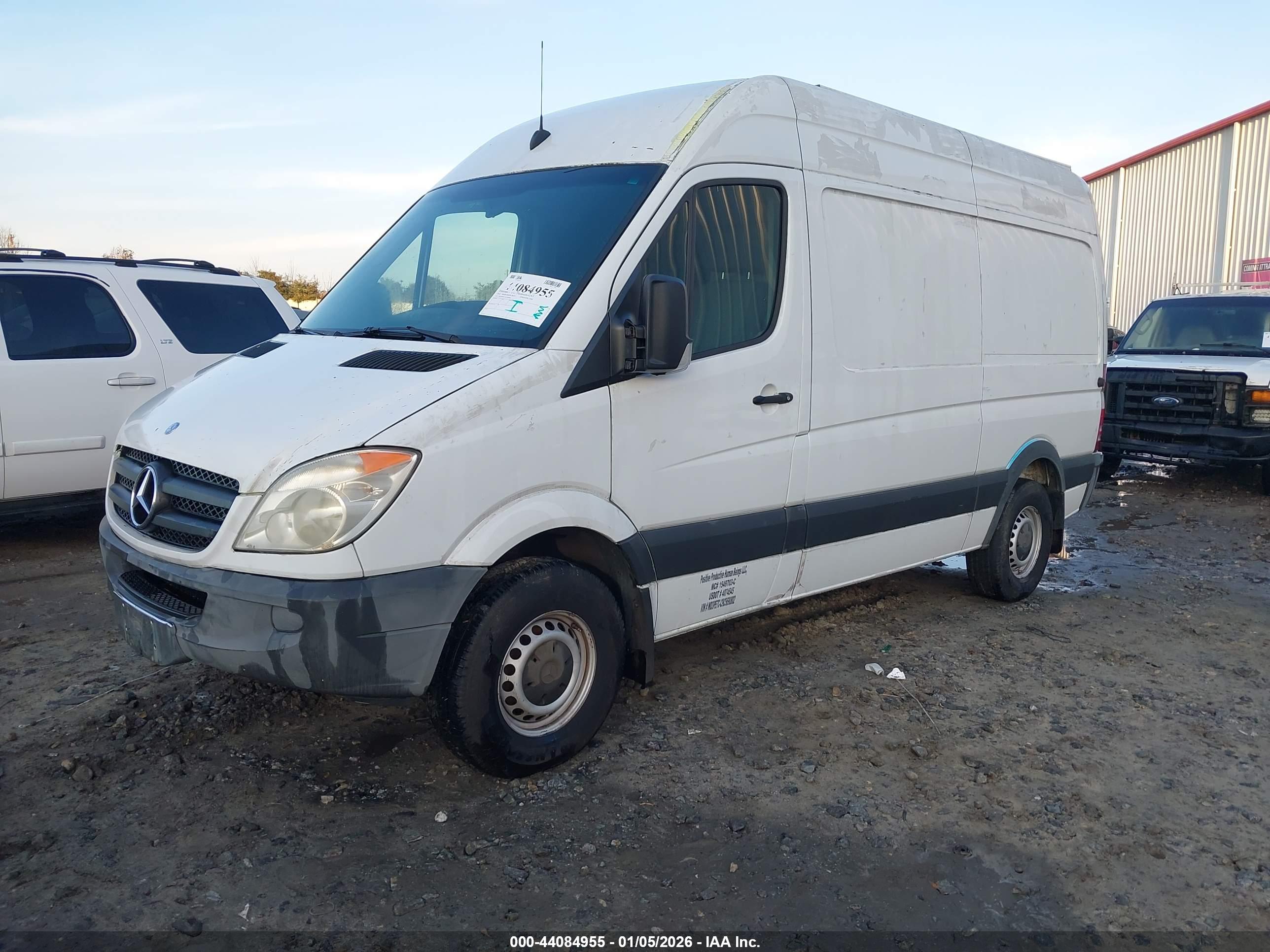 MERCEDES-BENZ SPRINTER image 2