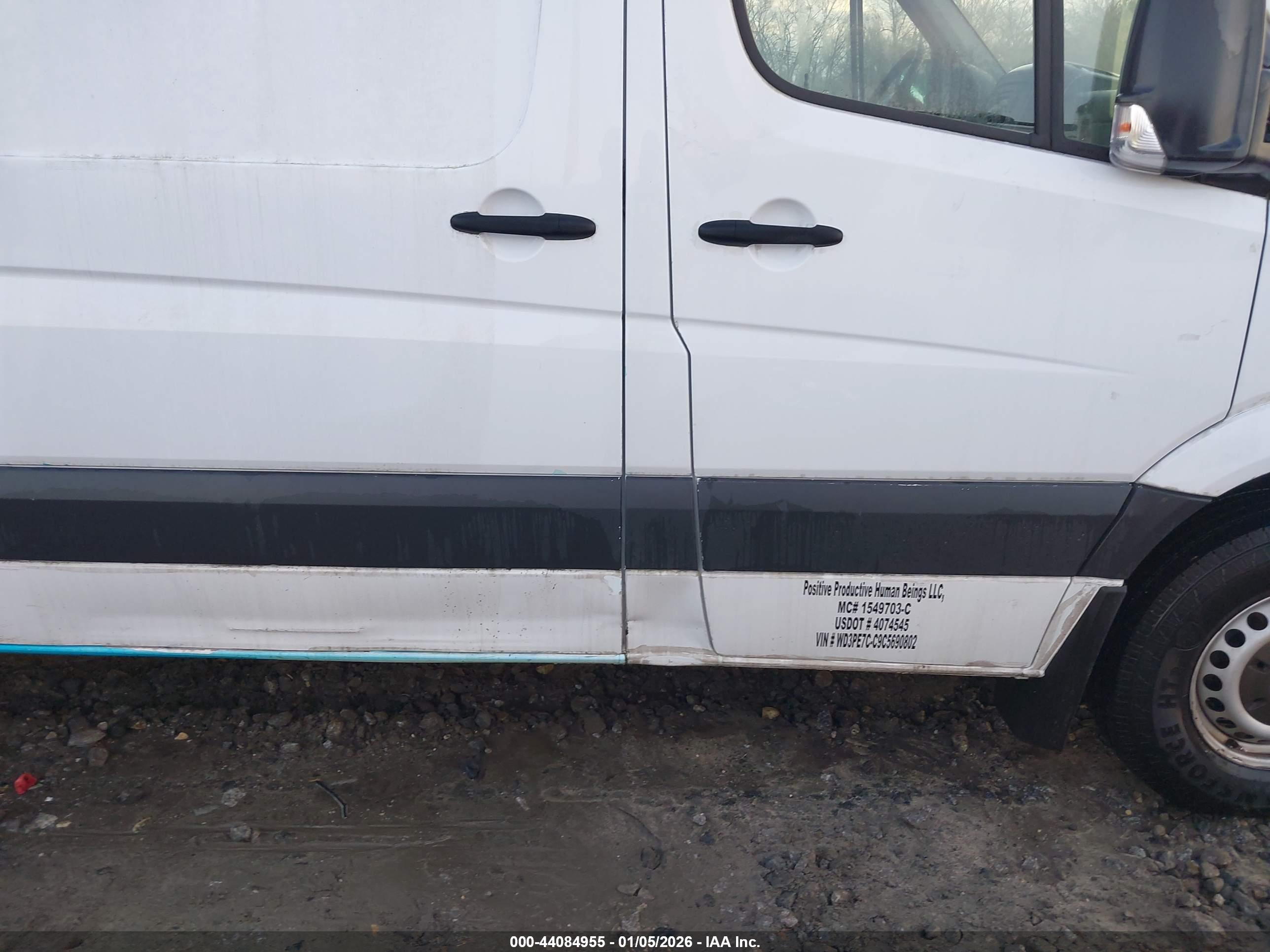 MERCEDES-BENZ SPRINTER image 6
