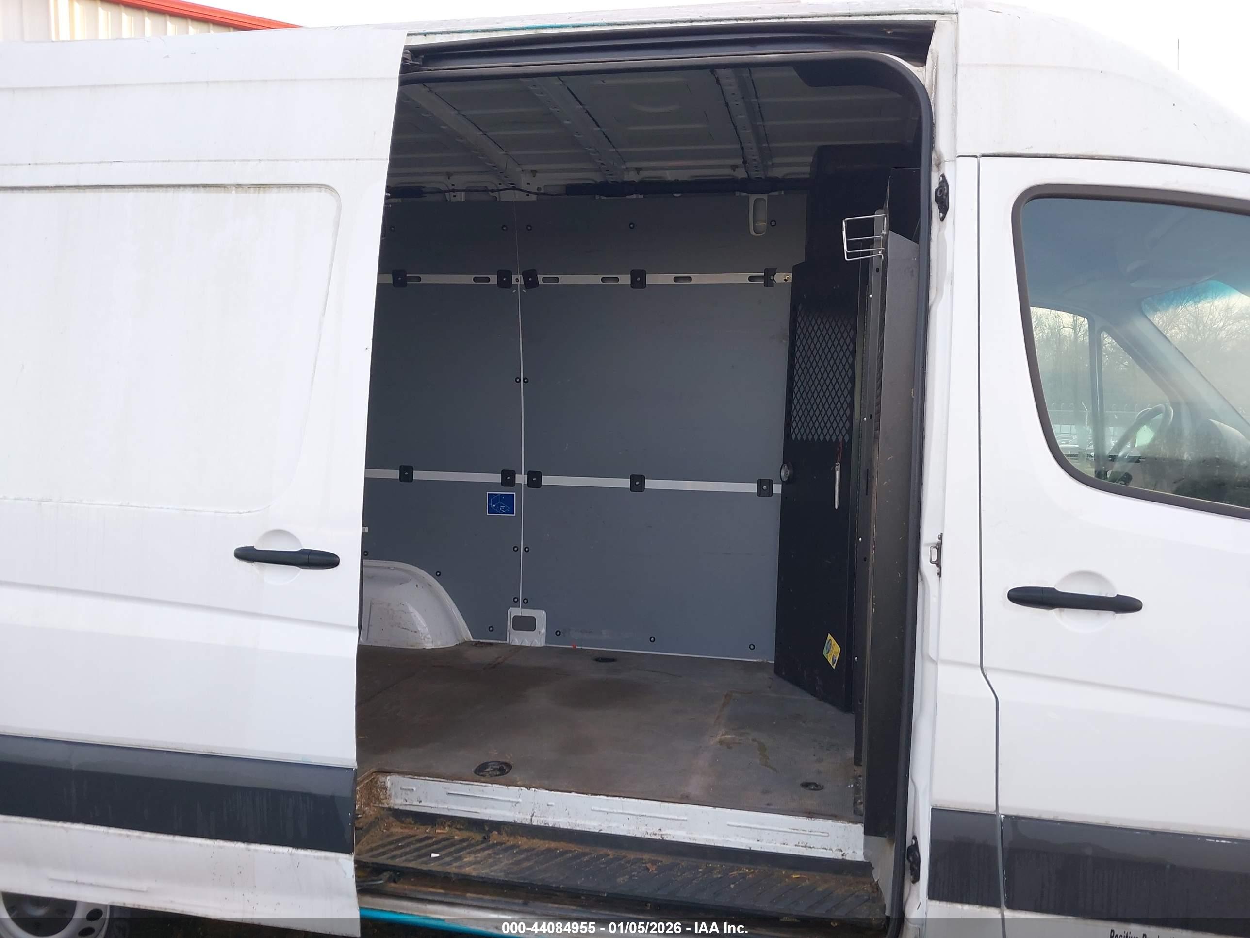 MERCEDES-BENZ SPRINTER image 8