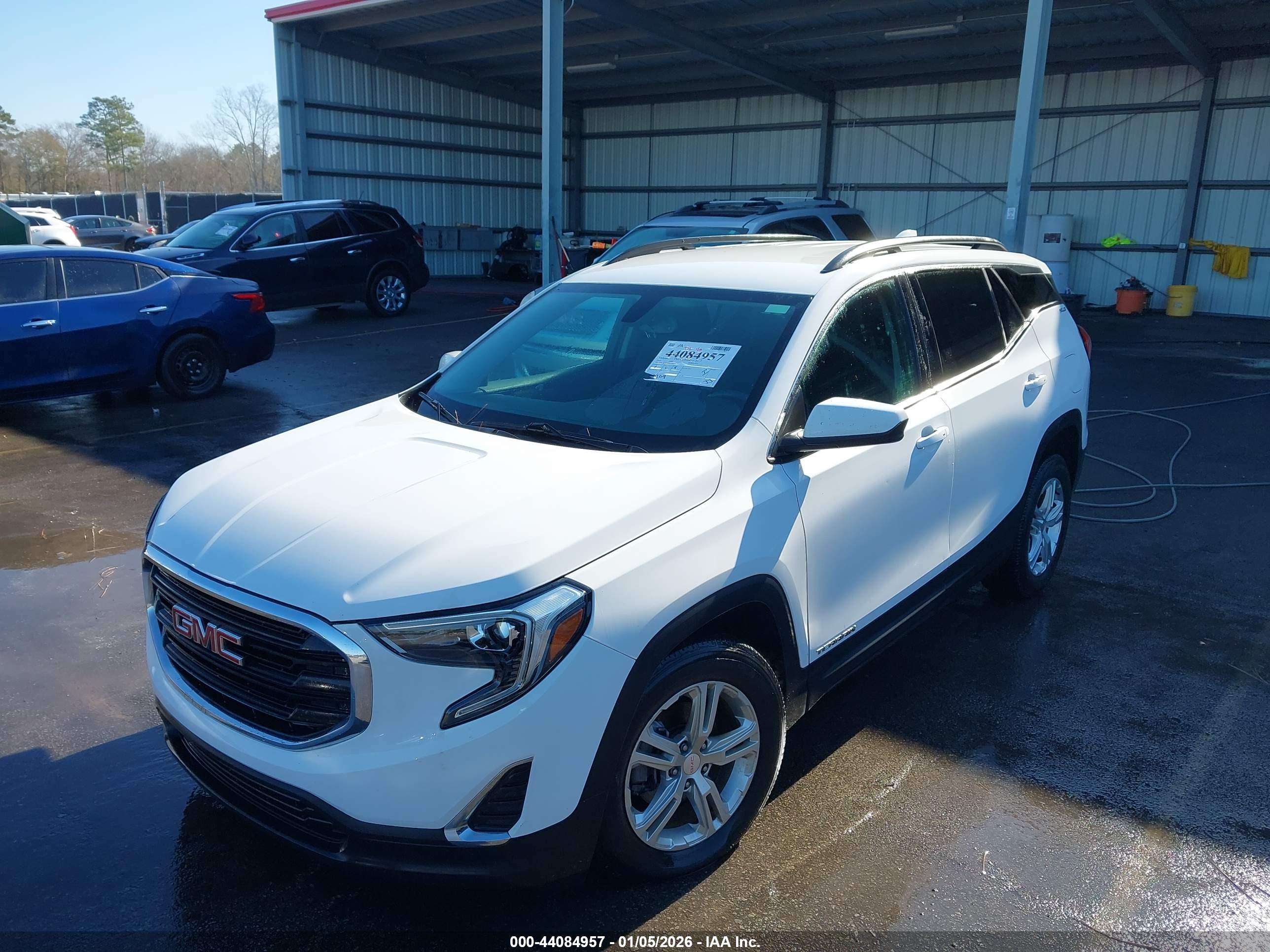 GMC TERRAIN image 2
