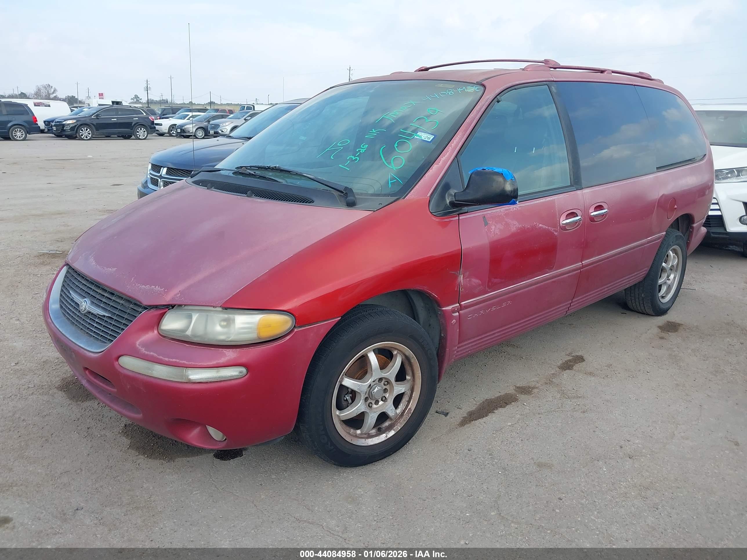 CHRYSLER TOWN image 2