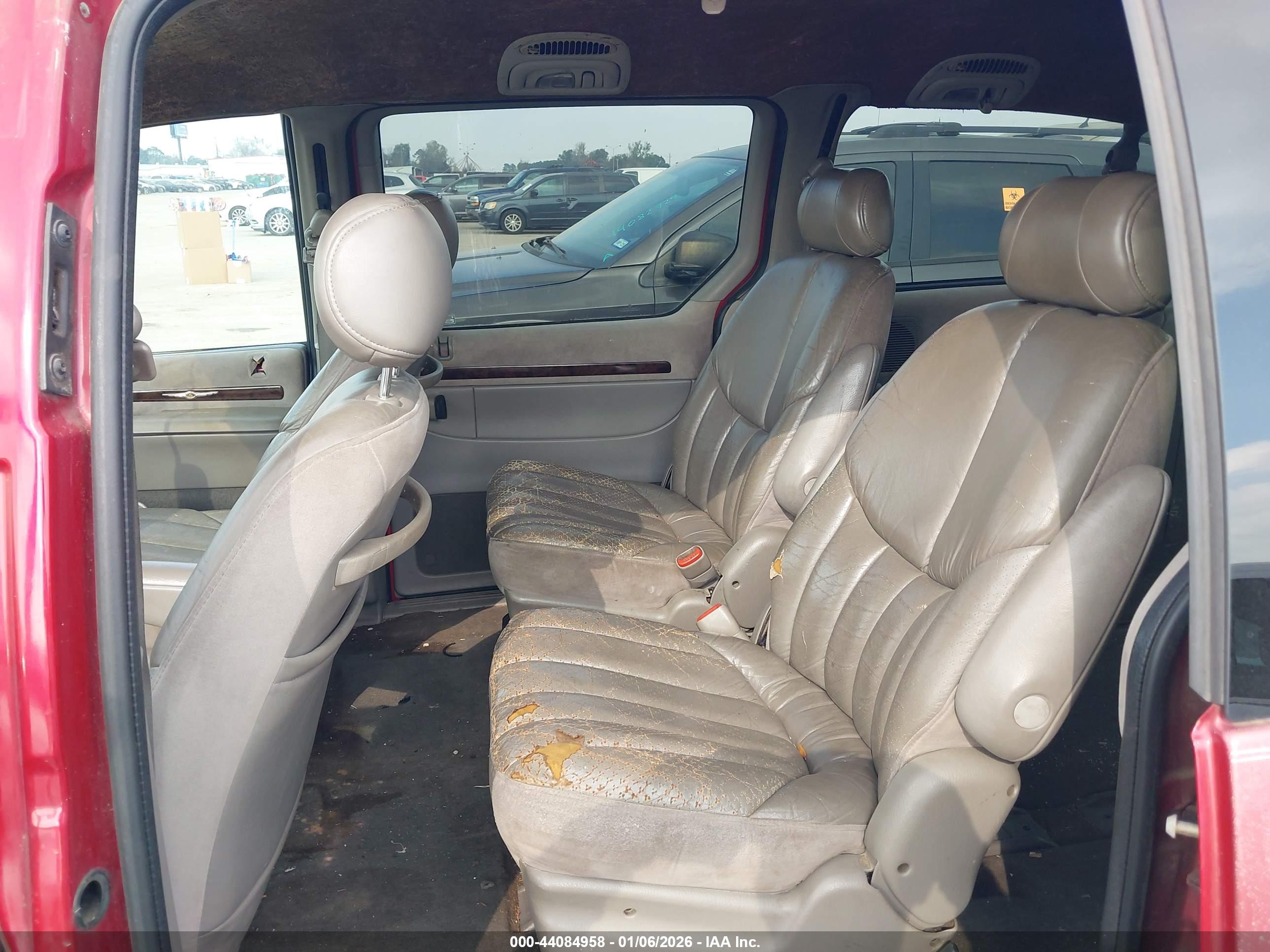CHRYSLER TOWN image 8