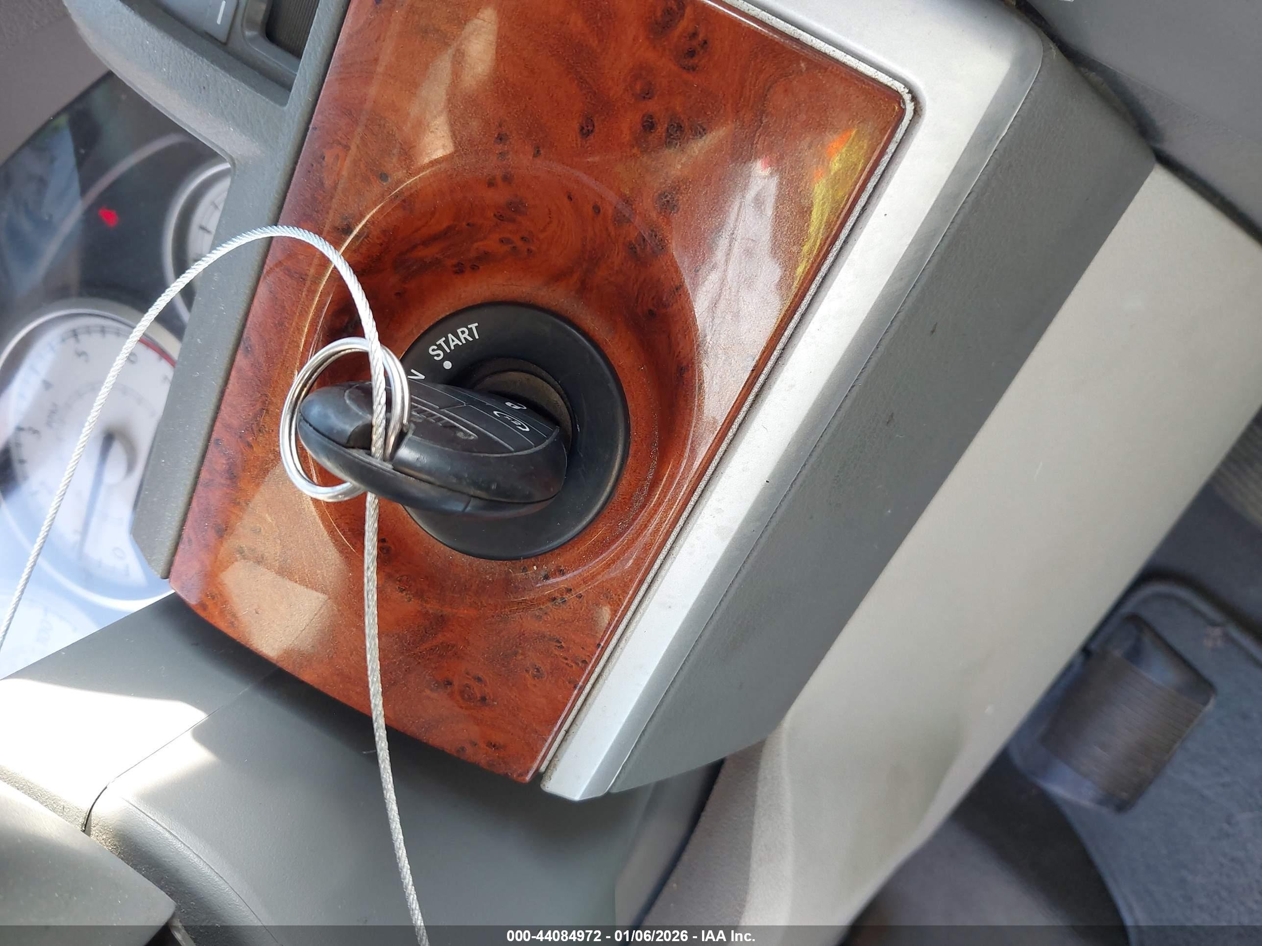 CHRYSLER TOWN image 11