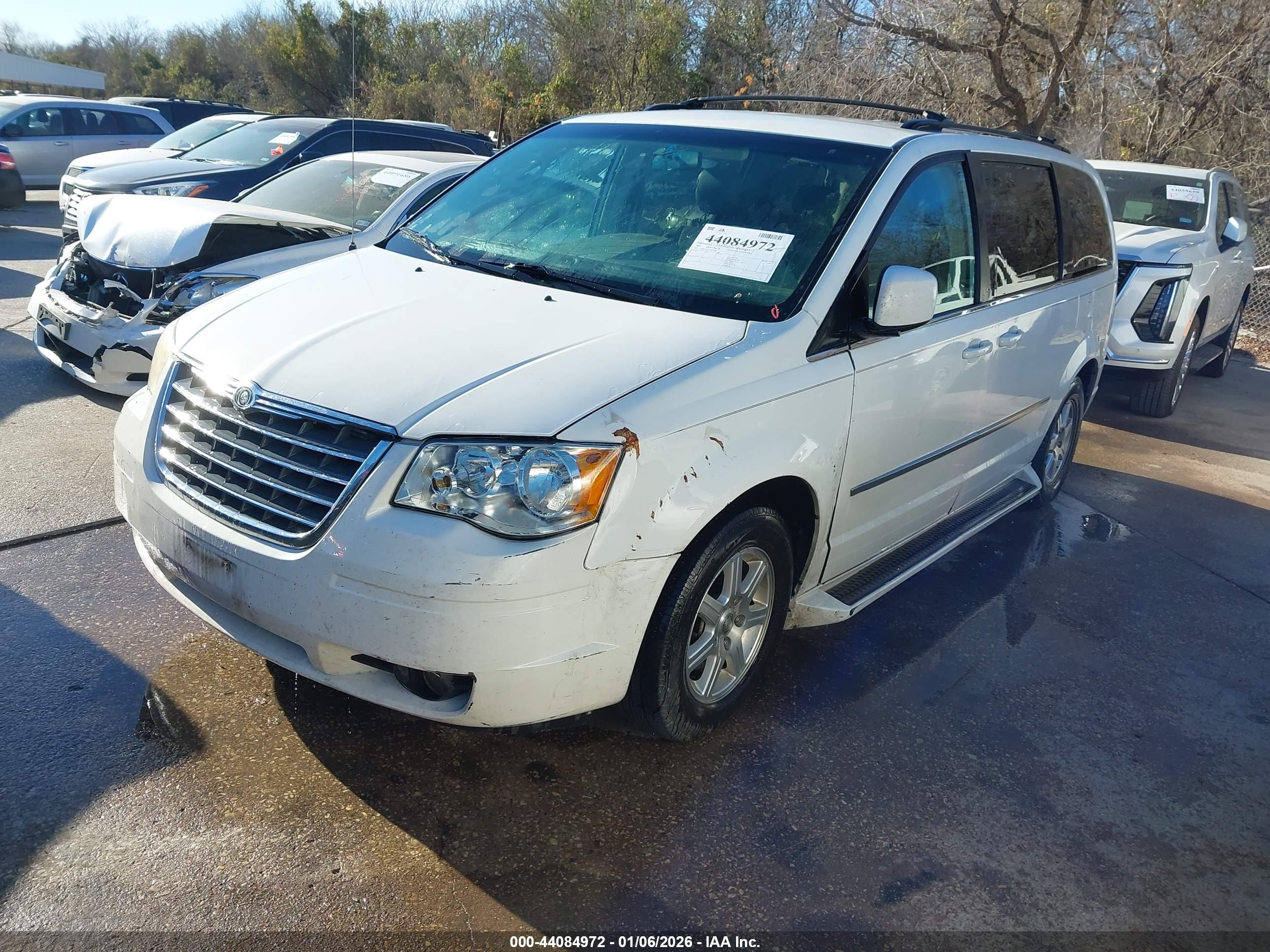 CHRYSLER TOWN image 2
