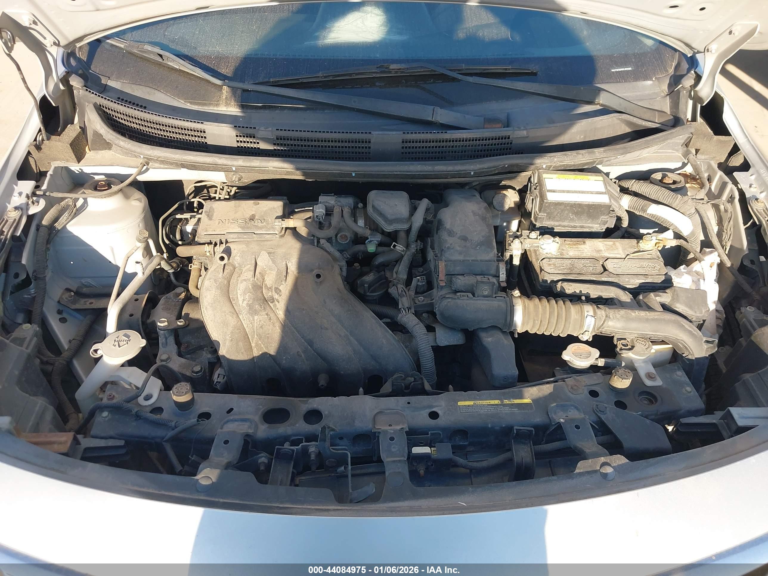 NISSAN VERSA image 10