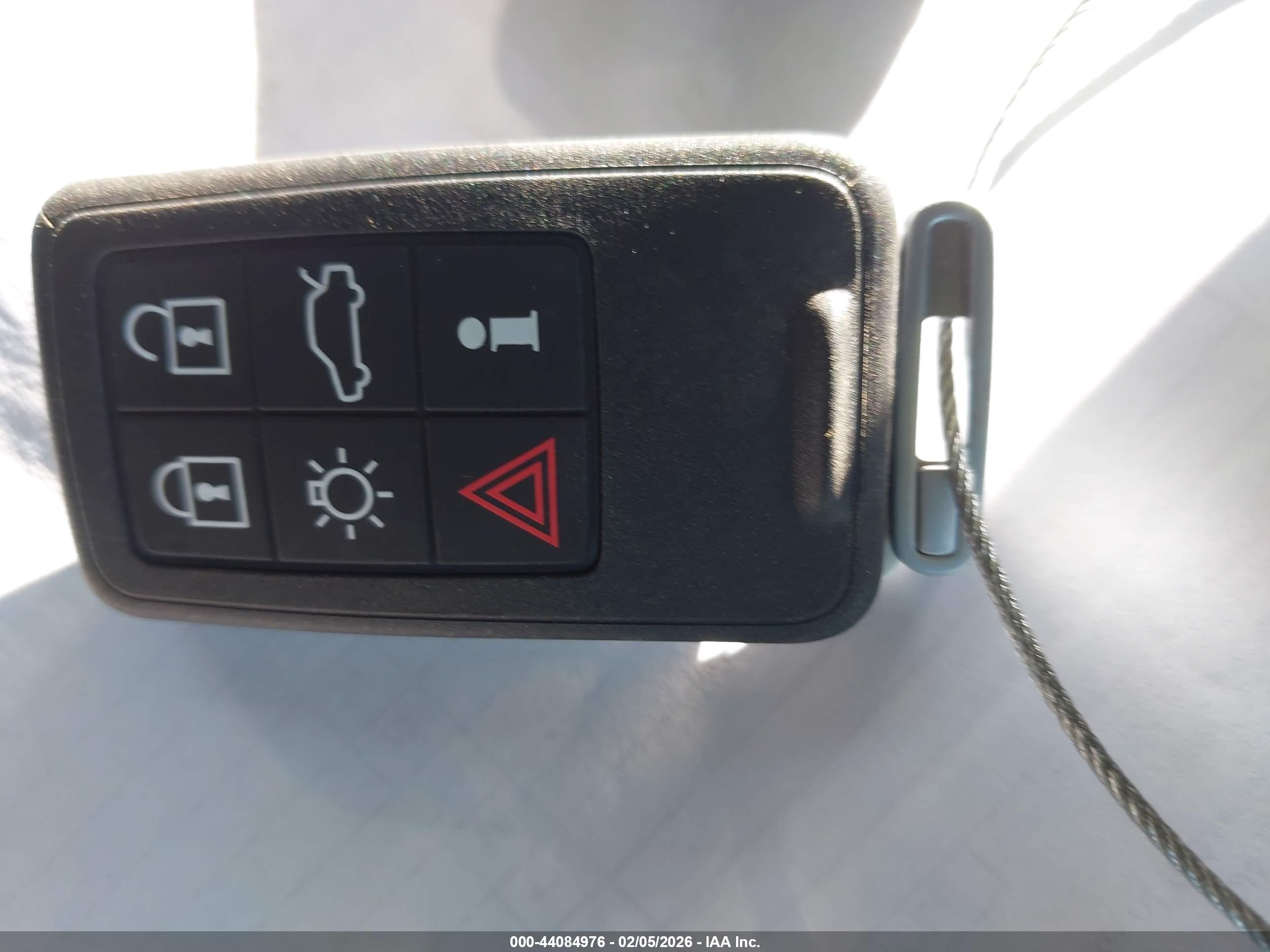 VOLVO XC60 image 11