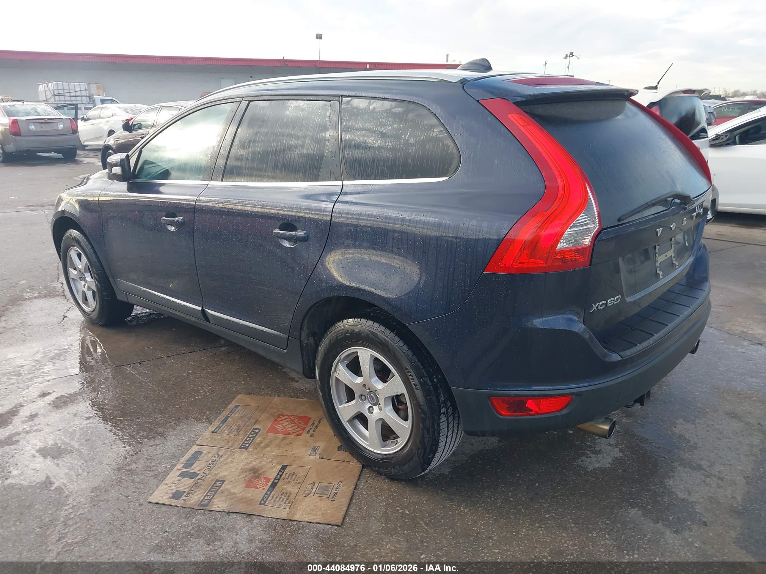 VOLVO XC60 image 3