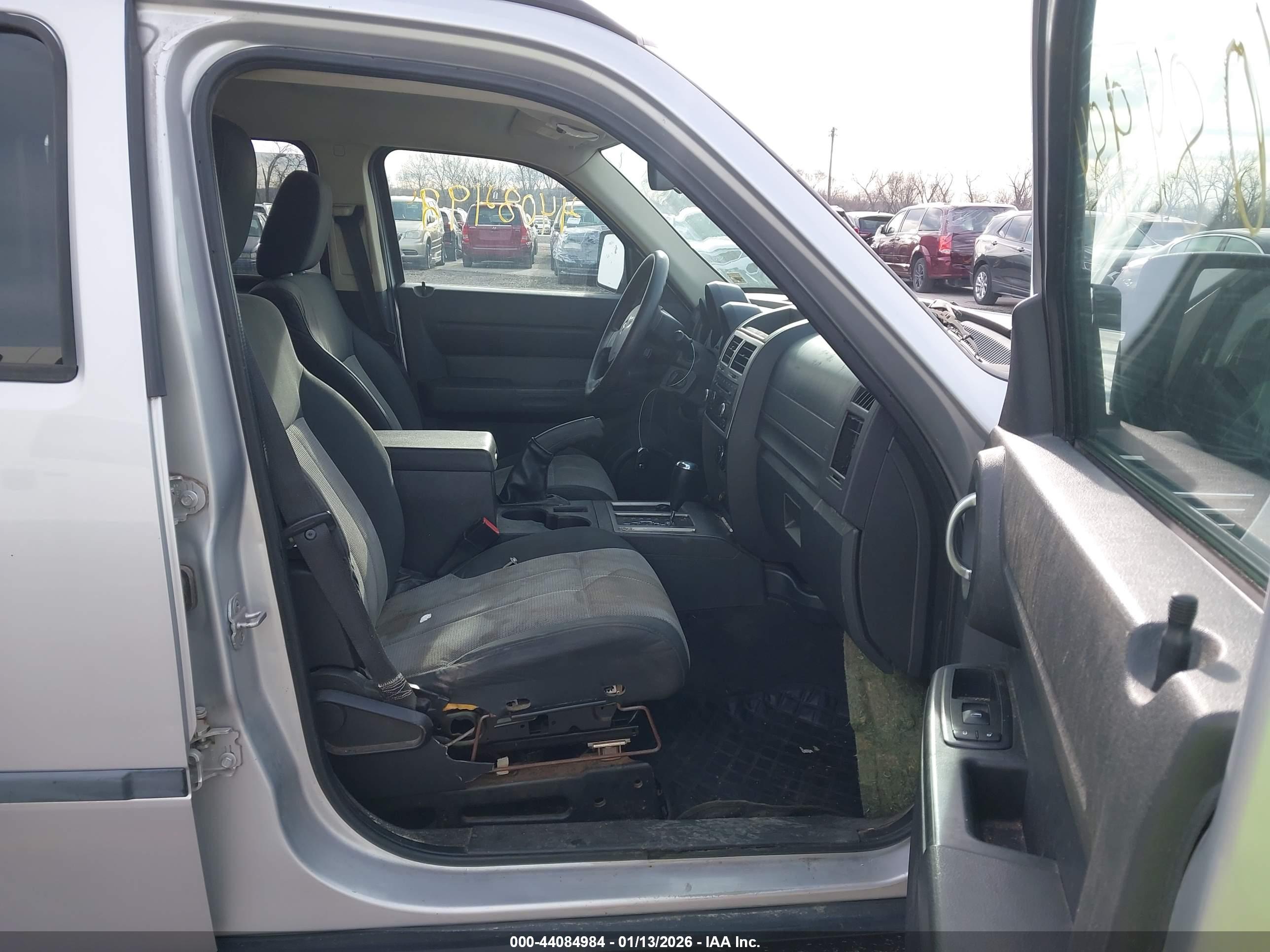 DODGE NITRO image 5